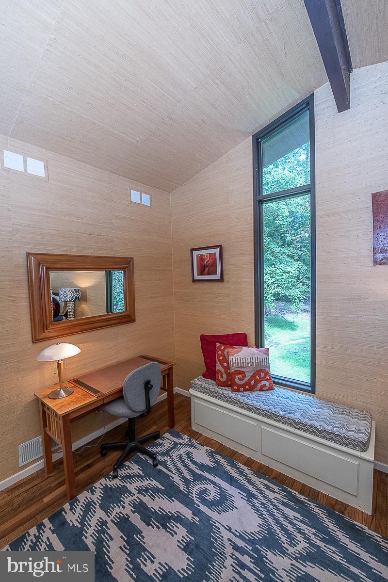 YELLOW SPRINGS EST - Residential