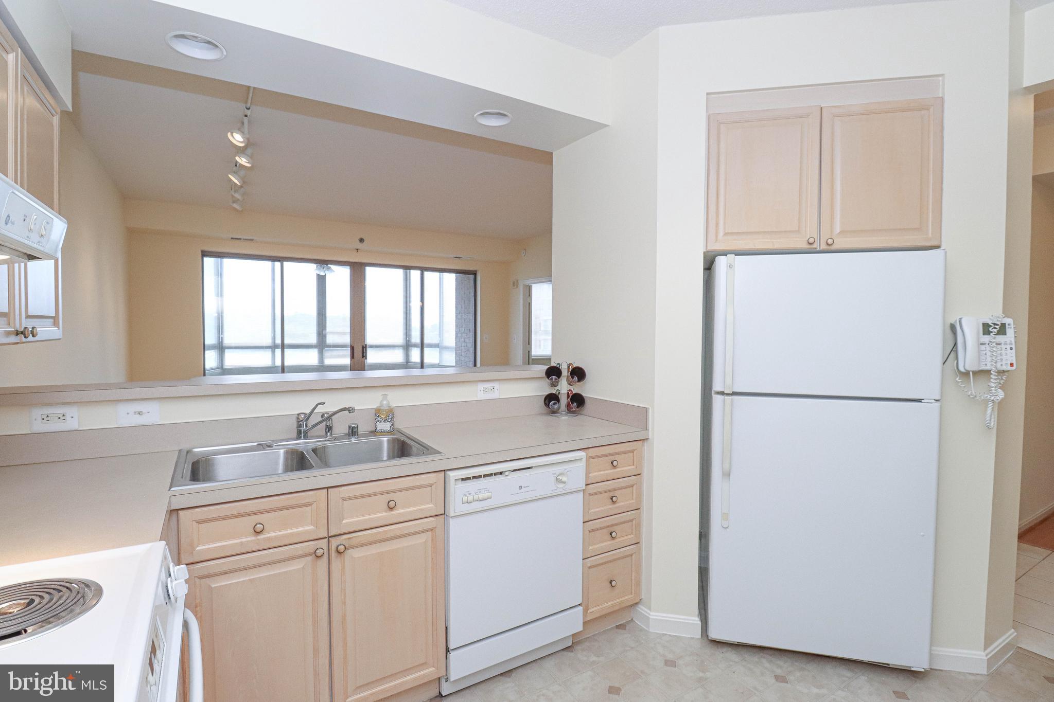 LEISURE WORLD - Residential