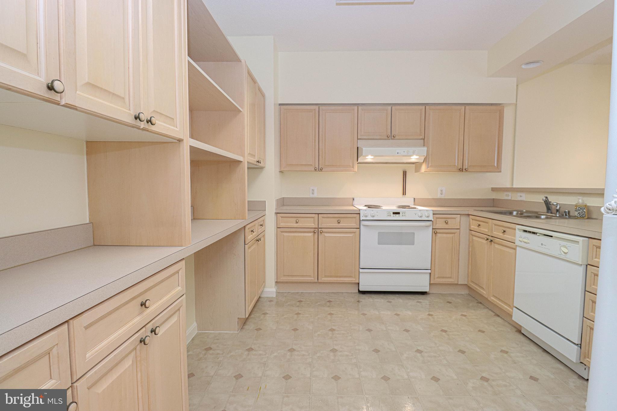 LEISURE WORLD - Residential