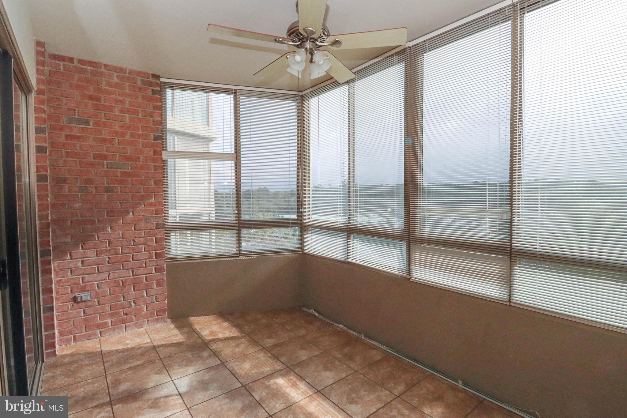 LEISURE WORLD - Residential