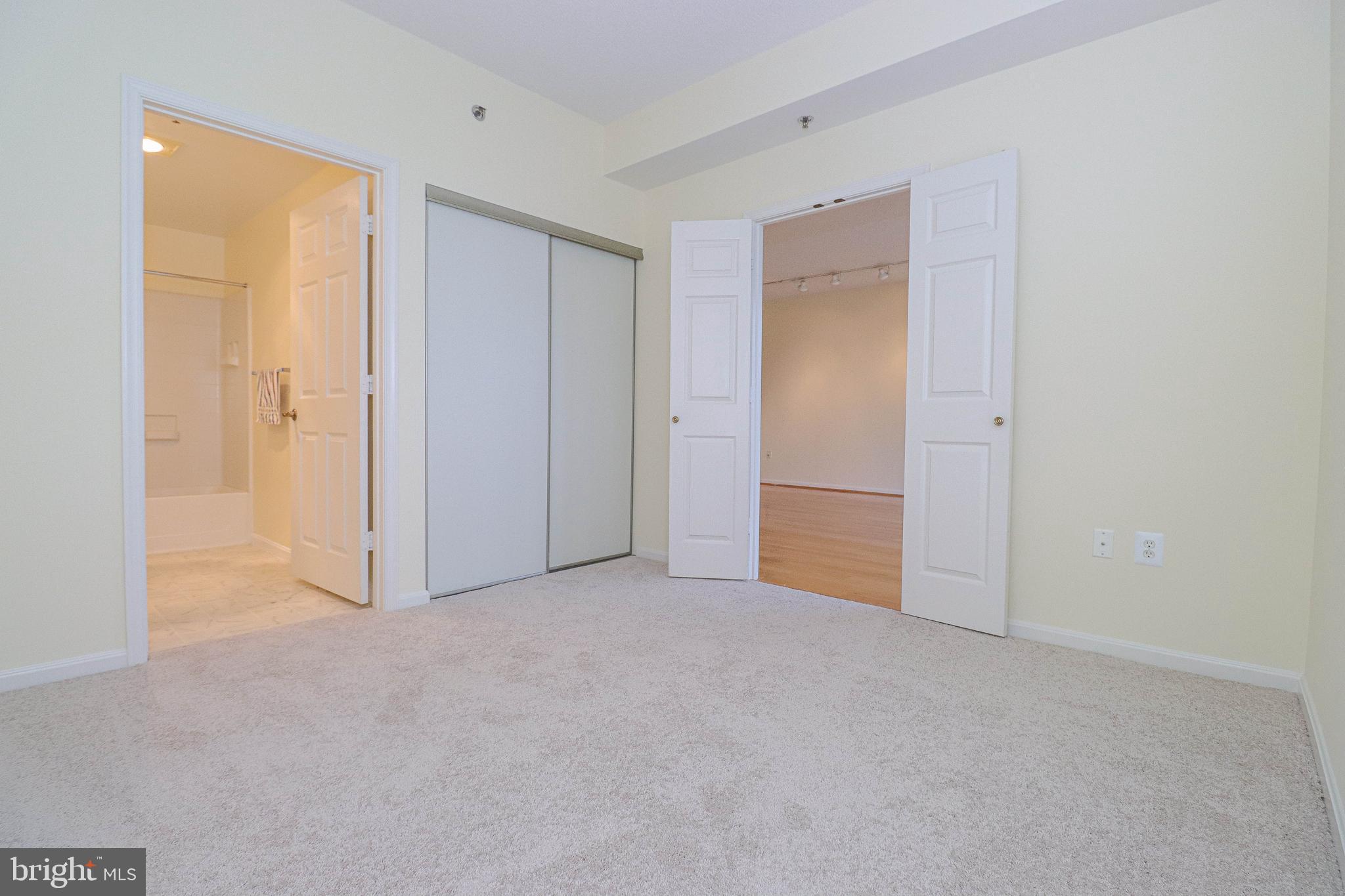 LEISURE WORLD - Residential