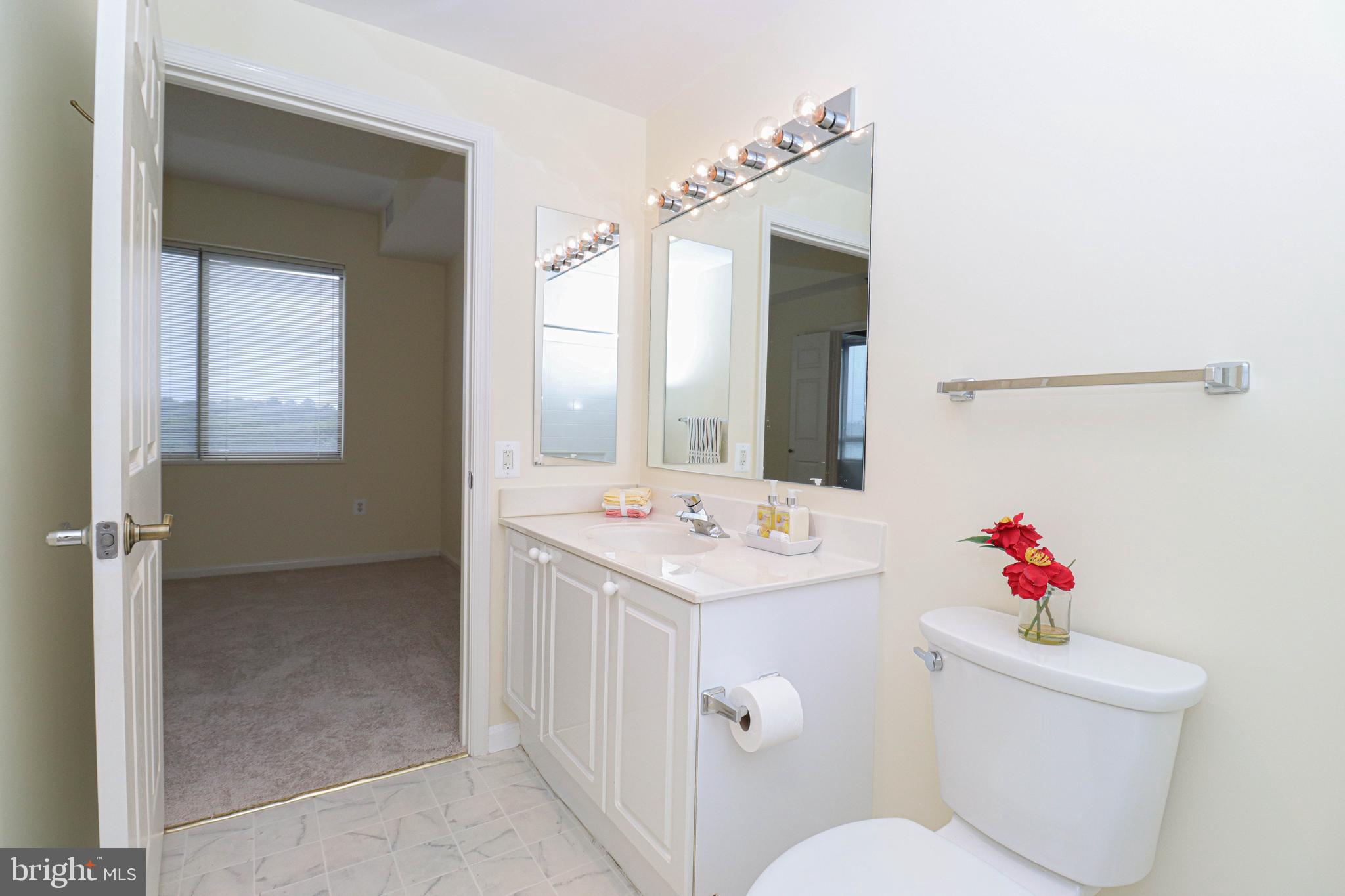 LEISURE WORLD - Residential