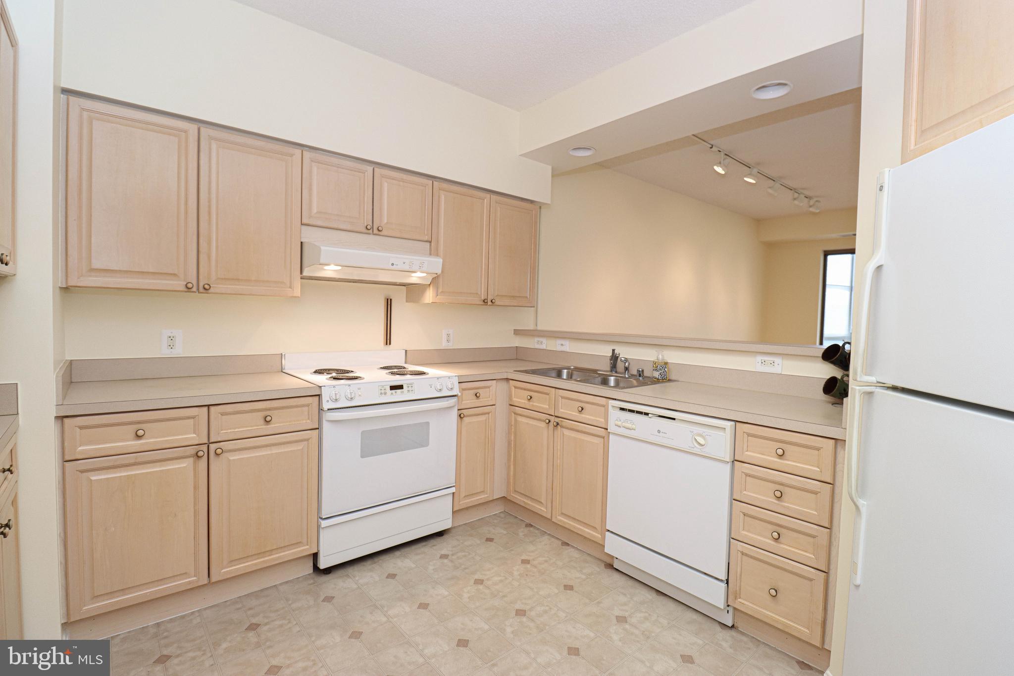 LEISURE WORLD - Residential