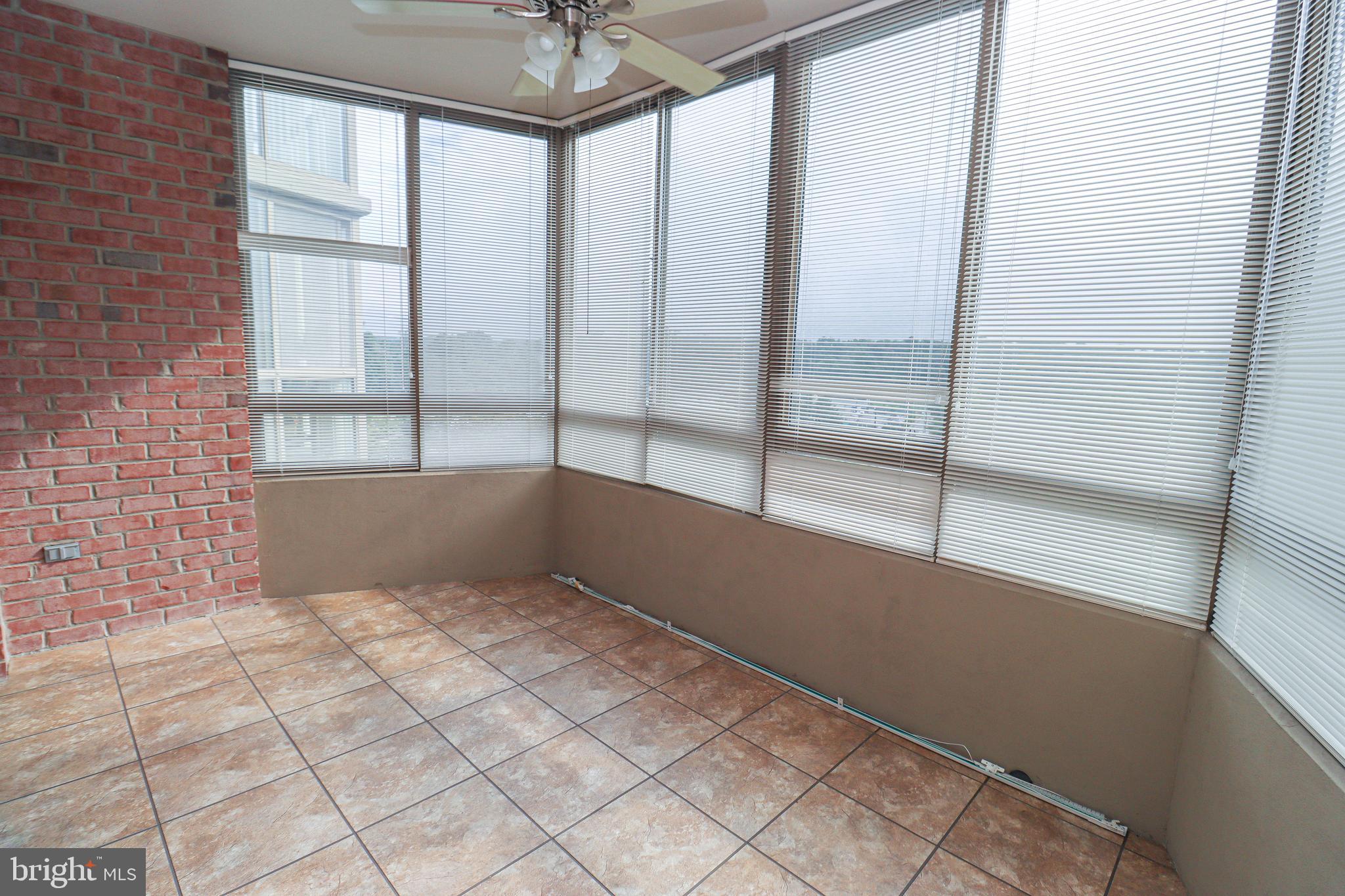 LEISURE WORLD - Residential