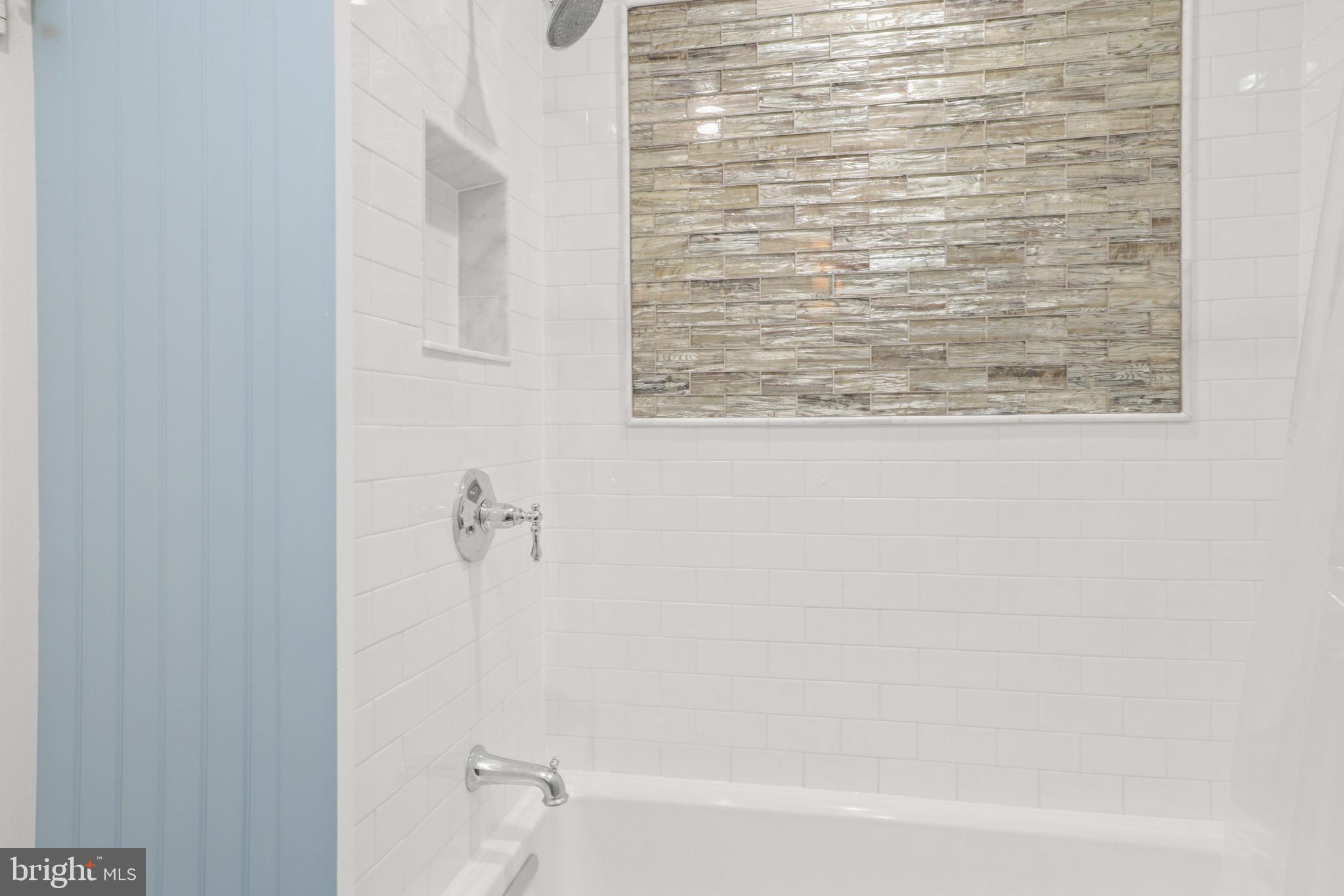 CANTERBURY WOODS - Residential