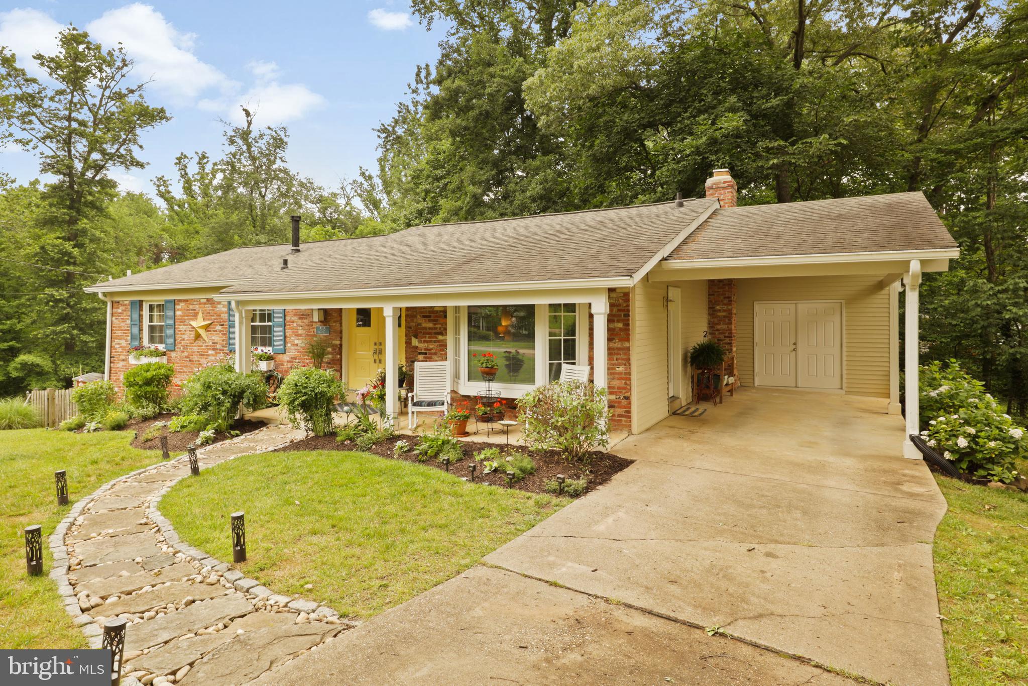 CANTERBURY WOODS - Residential