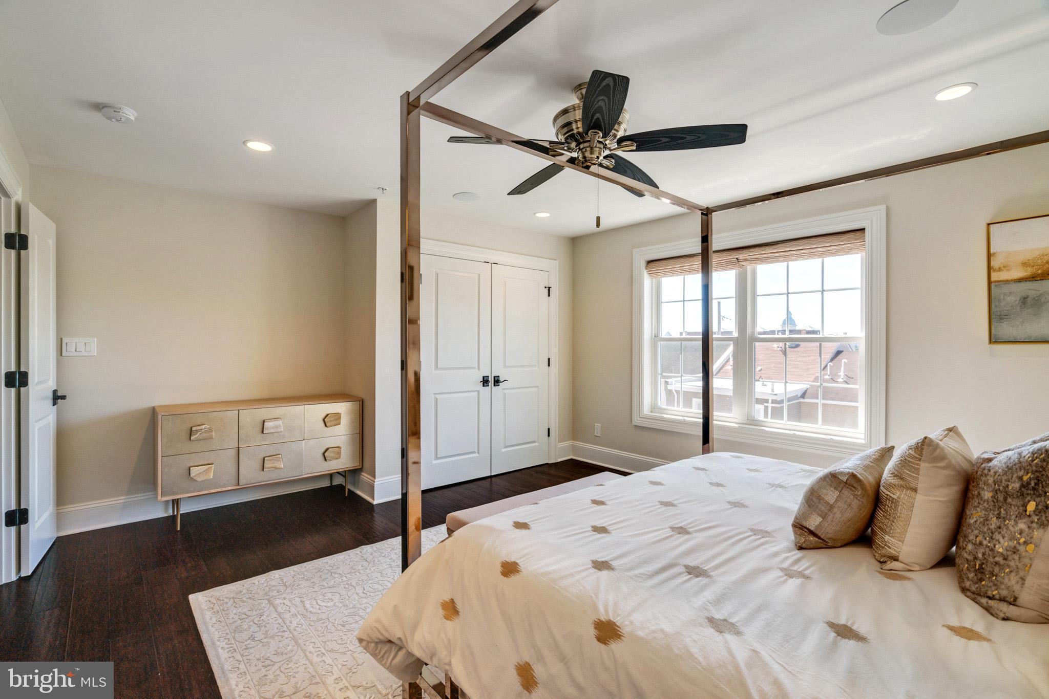 ROXBOROUGH - Residential