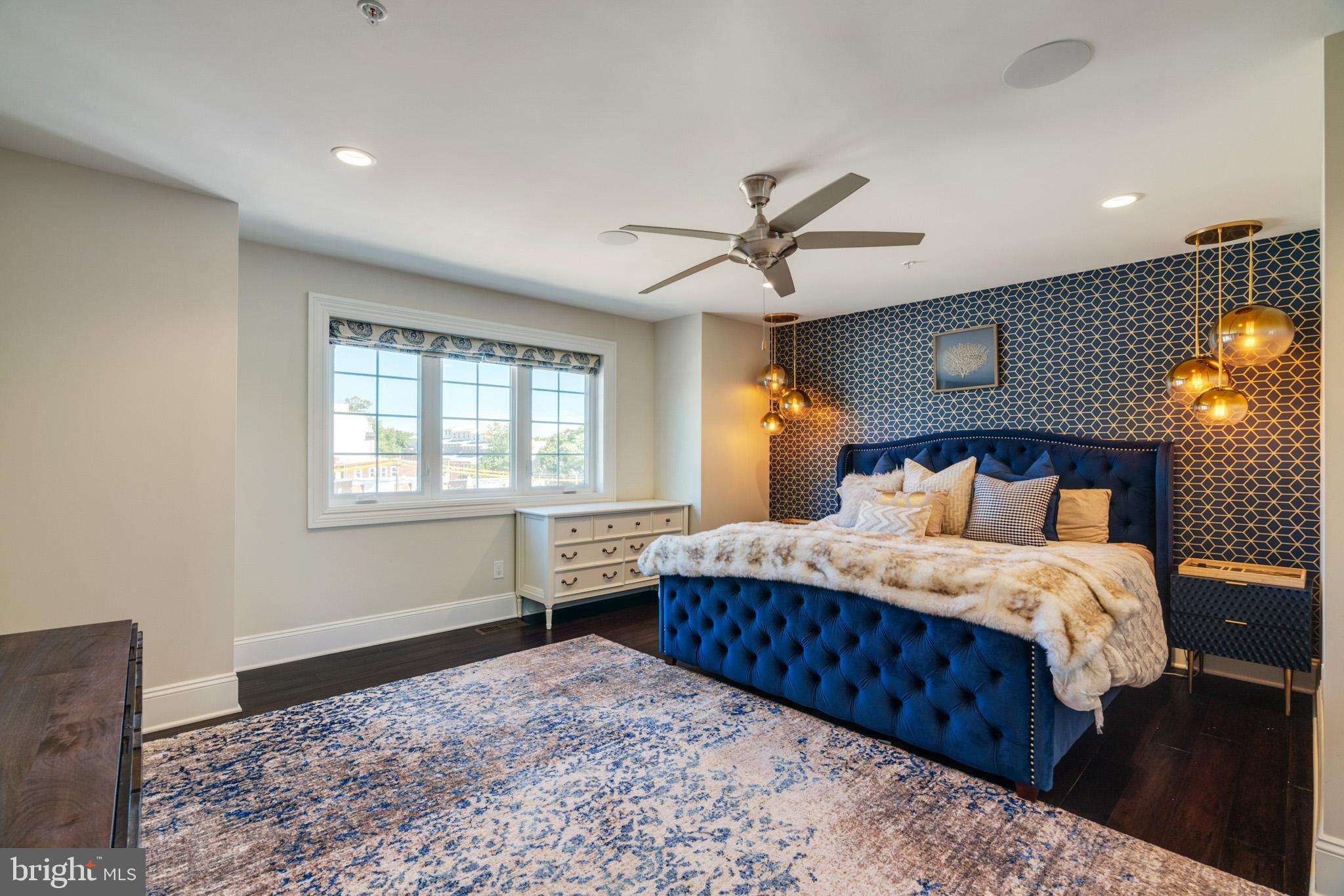 ROXBOROUGH - Residential