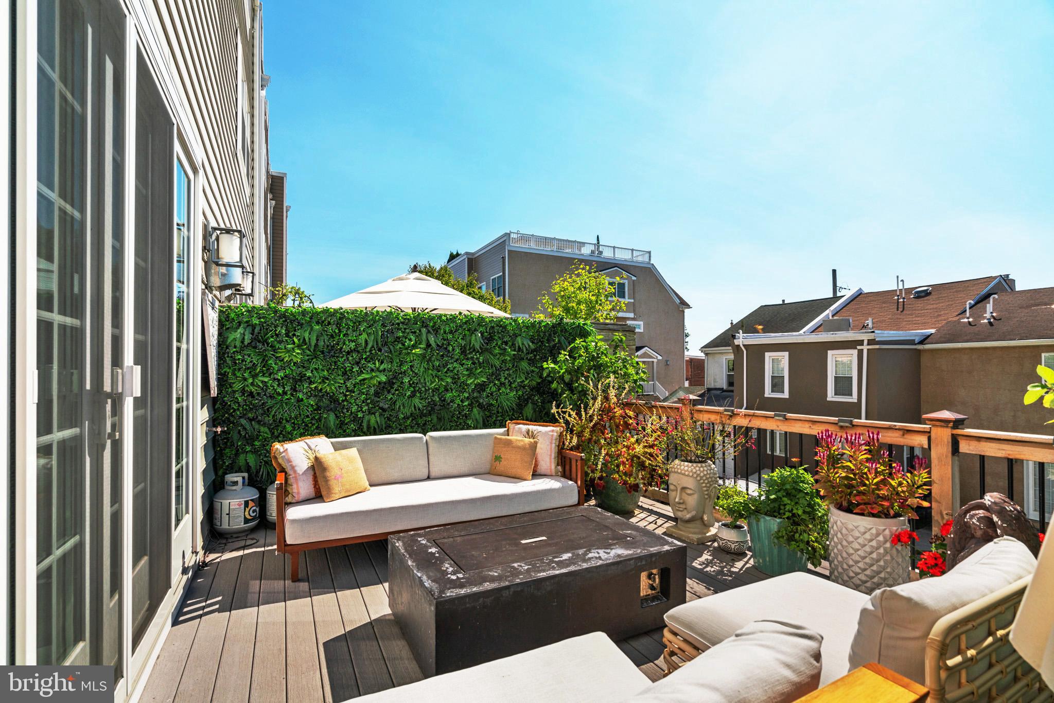 ROXBOROUGH - Residential