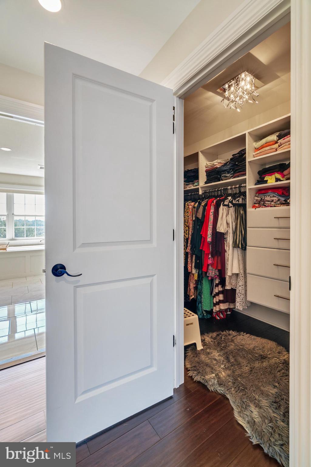 ROXBOROUGH - Residential