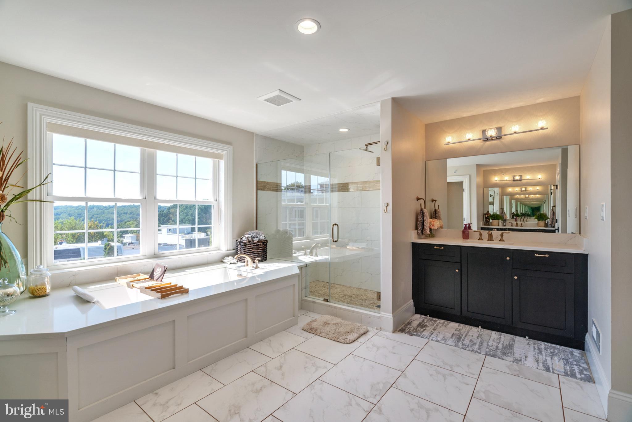 ROXBOROUGH - Residential