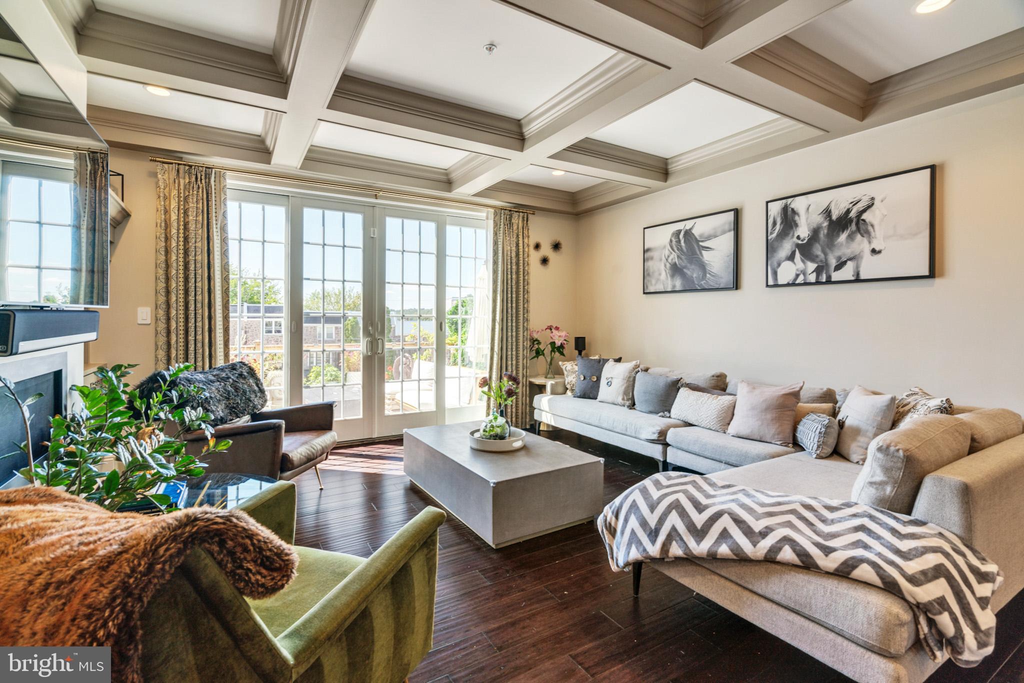 ROXBOROUGH - Residential