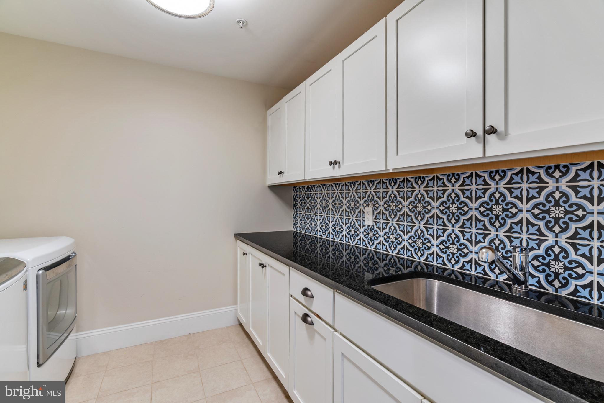 ROXBOROUGH - Residential