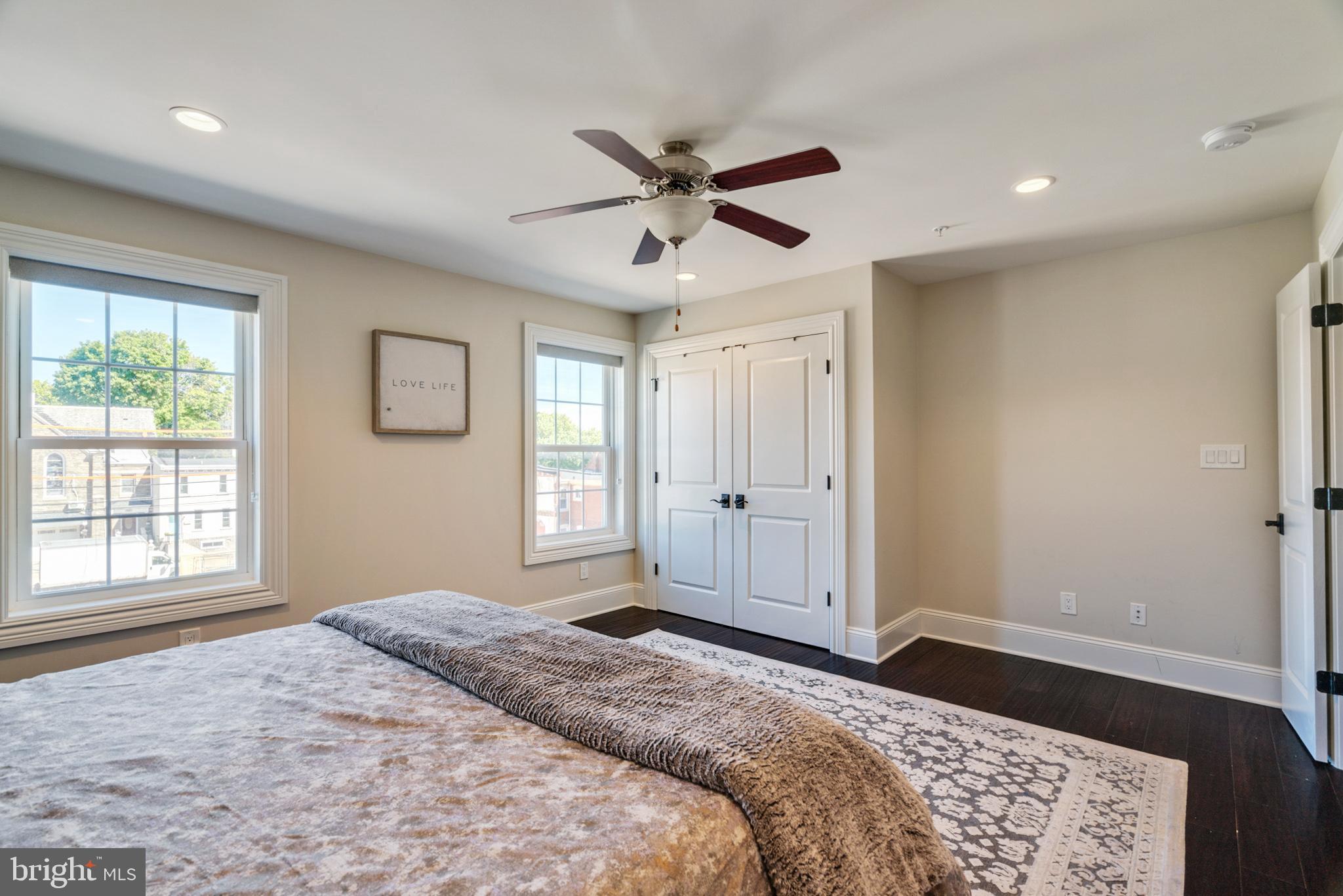 ROXBOROUGH - Residential