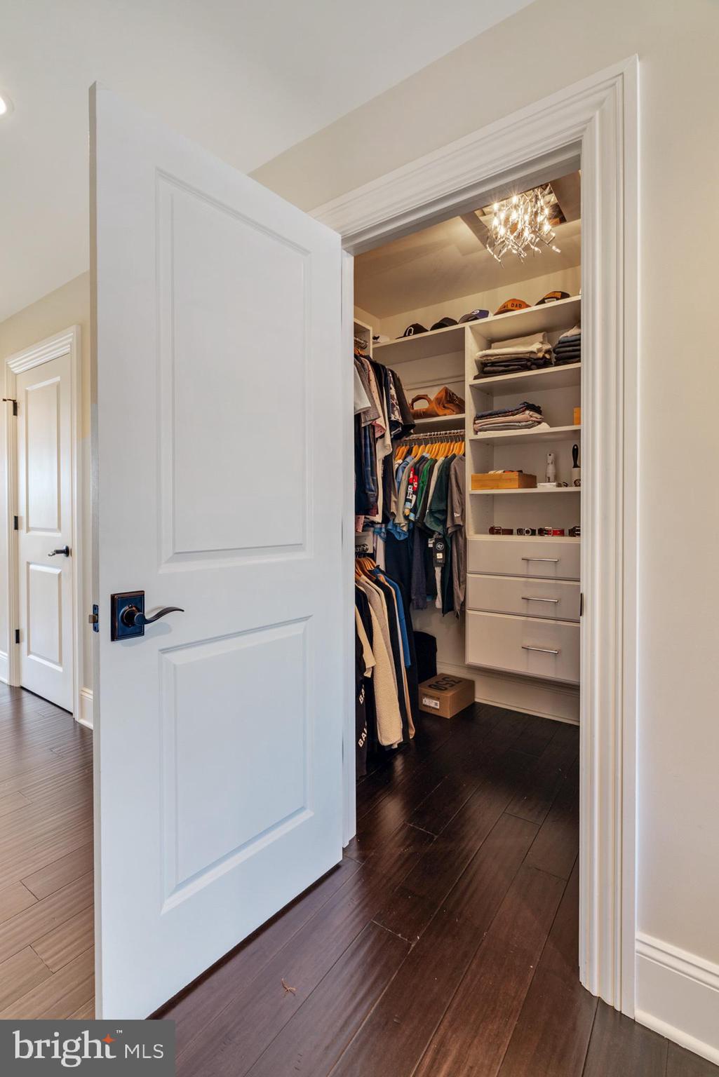 ROXBOROUGH - Residential