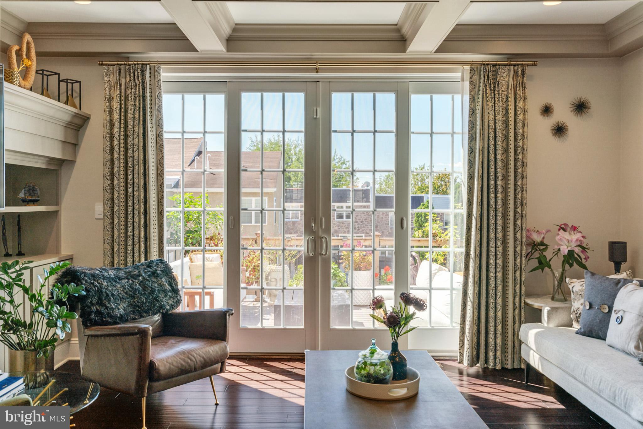 ROXBOROUGH - Residential