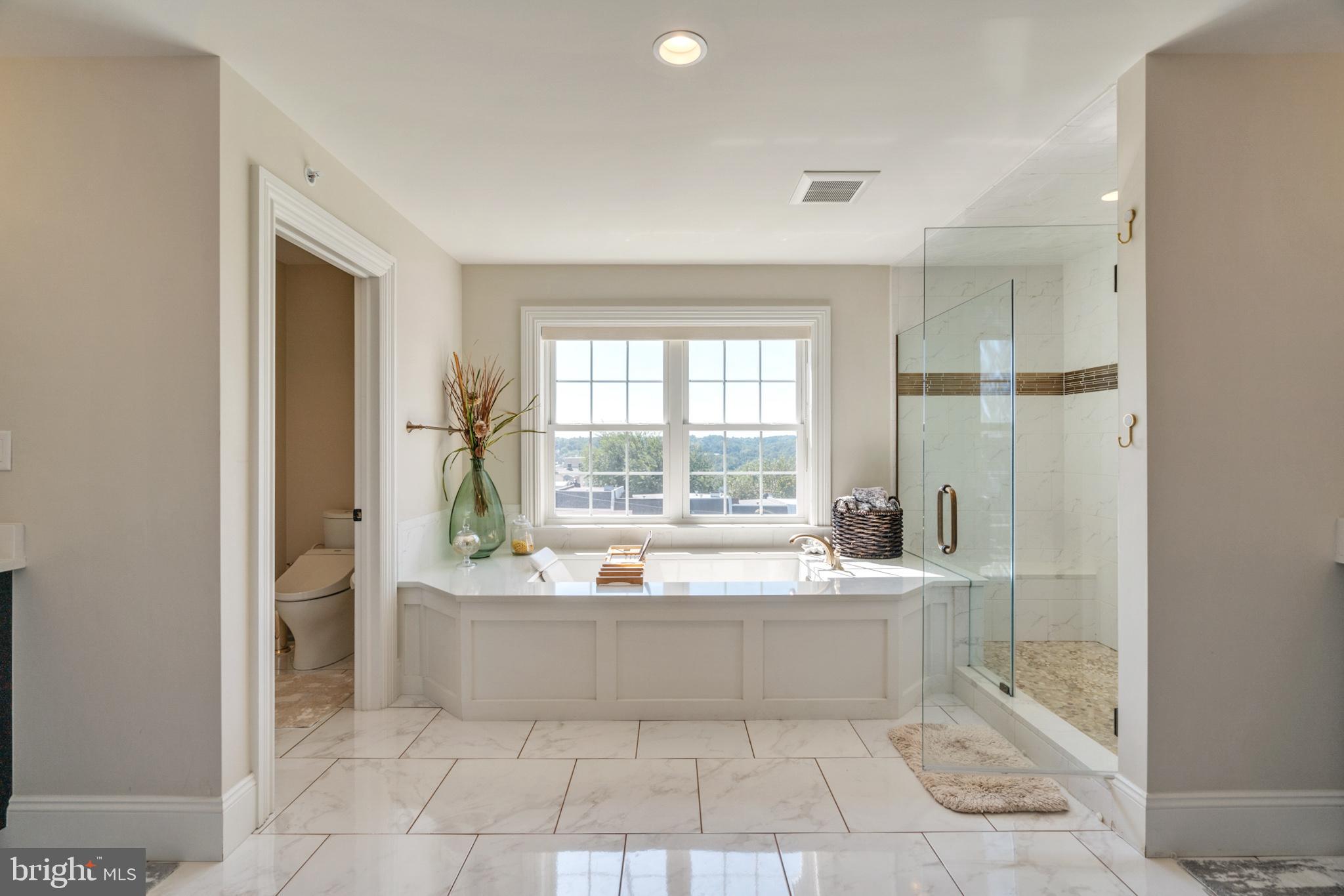 ROXBOROUGH - Residential