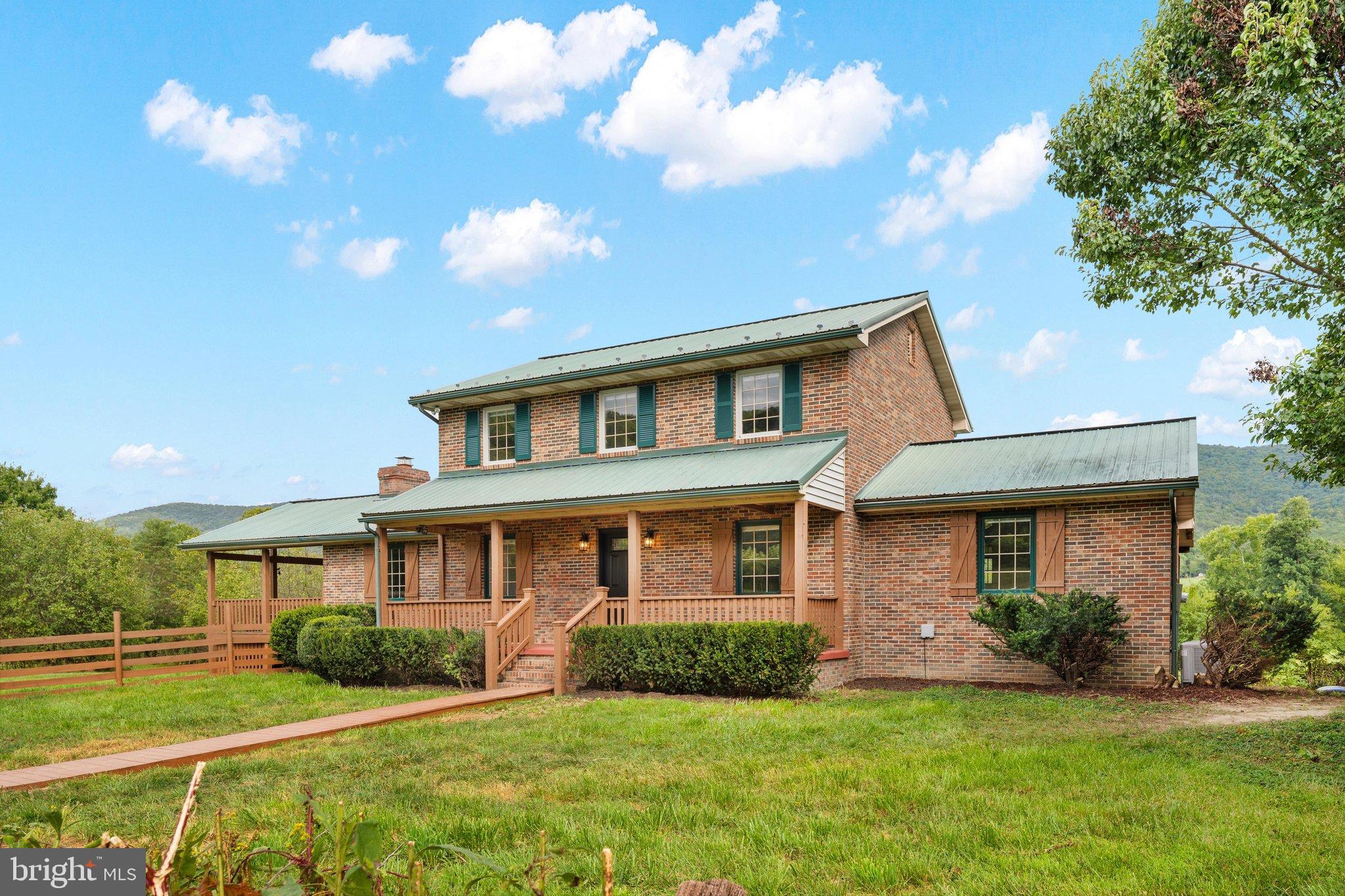 134 SPRING MOUNTAIN WAY