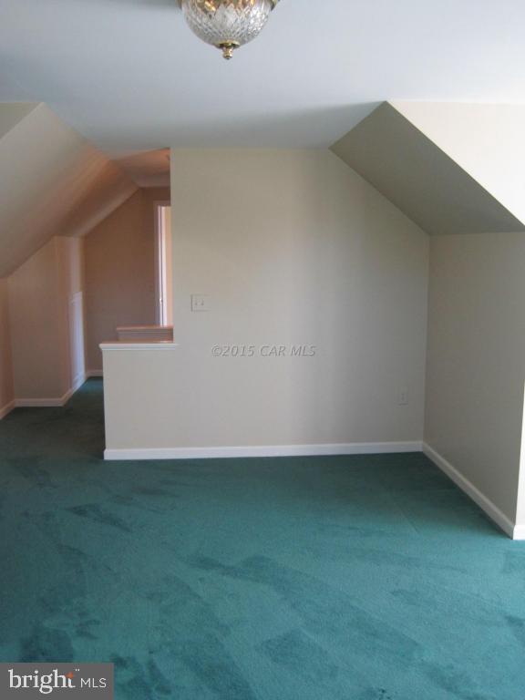 SADDLE CREEK - Residential