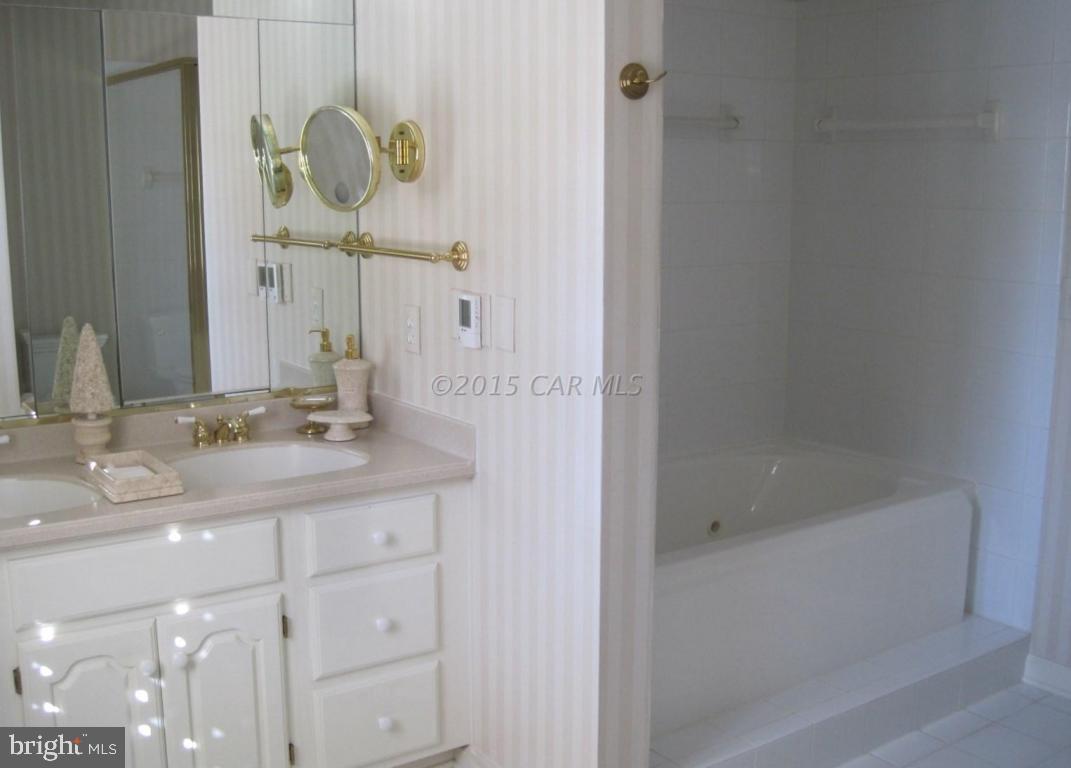 SADDLE CREEK - Residential