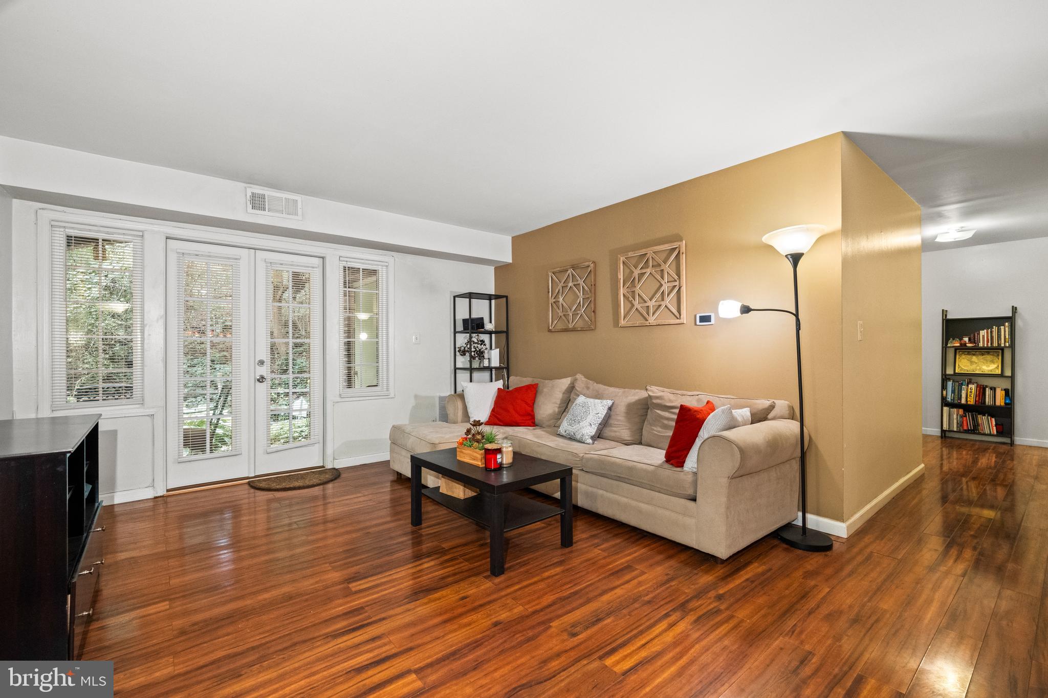 5907L NOBLESTOWN ROAD 72