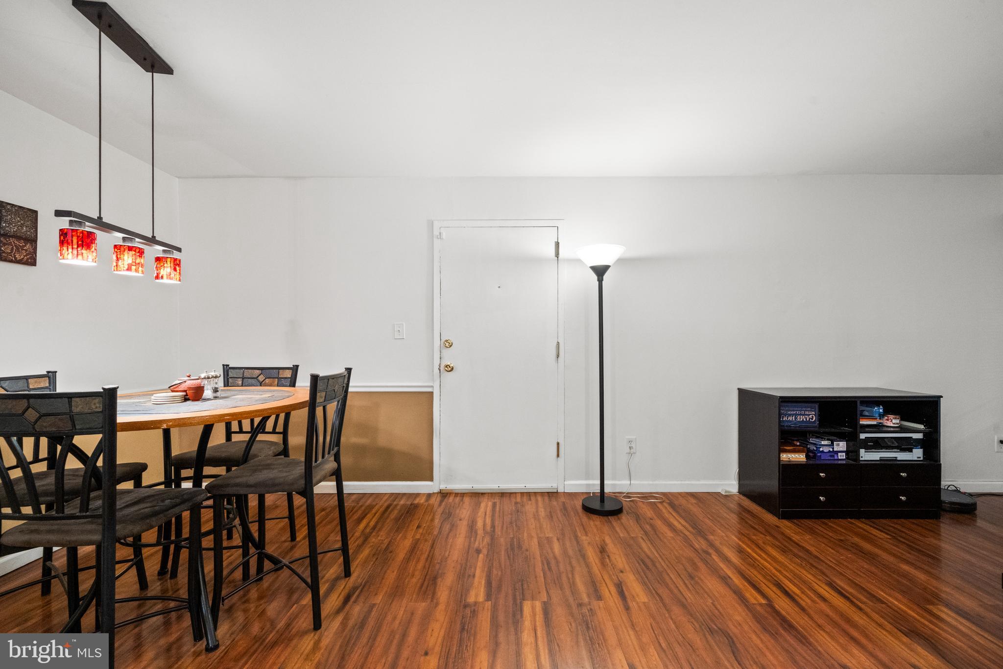 5907L NOBLESTOWN ROAD 72