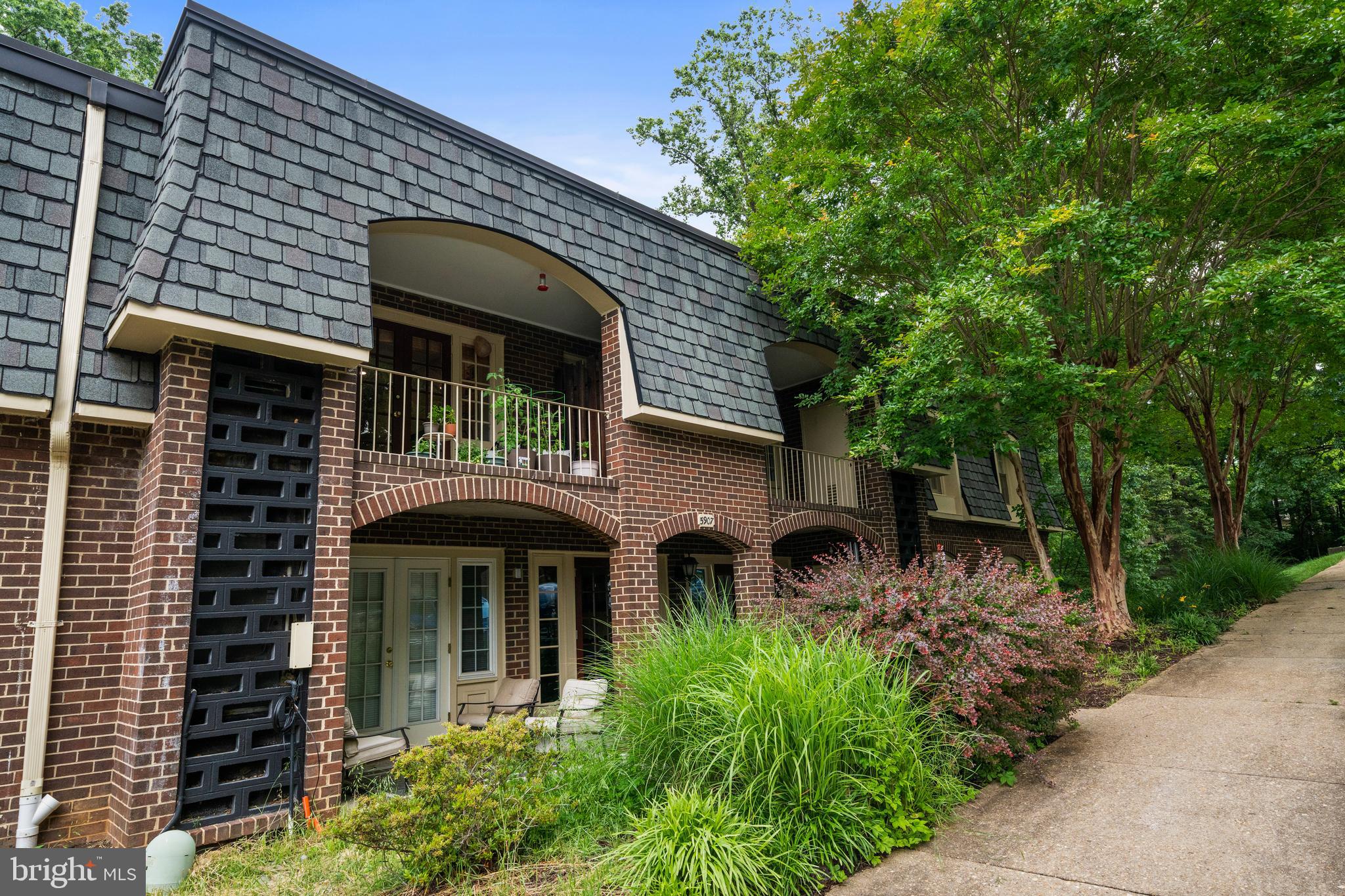 5907L NOBLESTOWN ROAD 72
