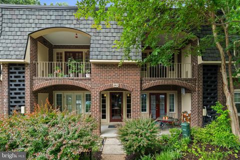 5907L NOBLESTOWN ROAD 72 SPRINGFIELD VA 22152