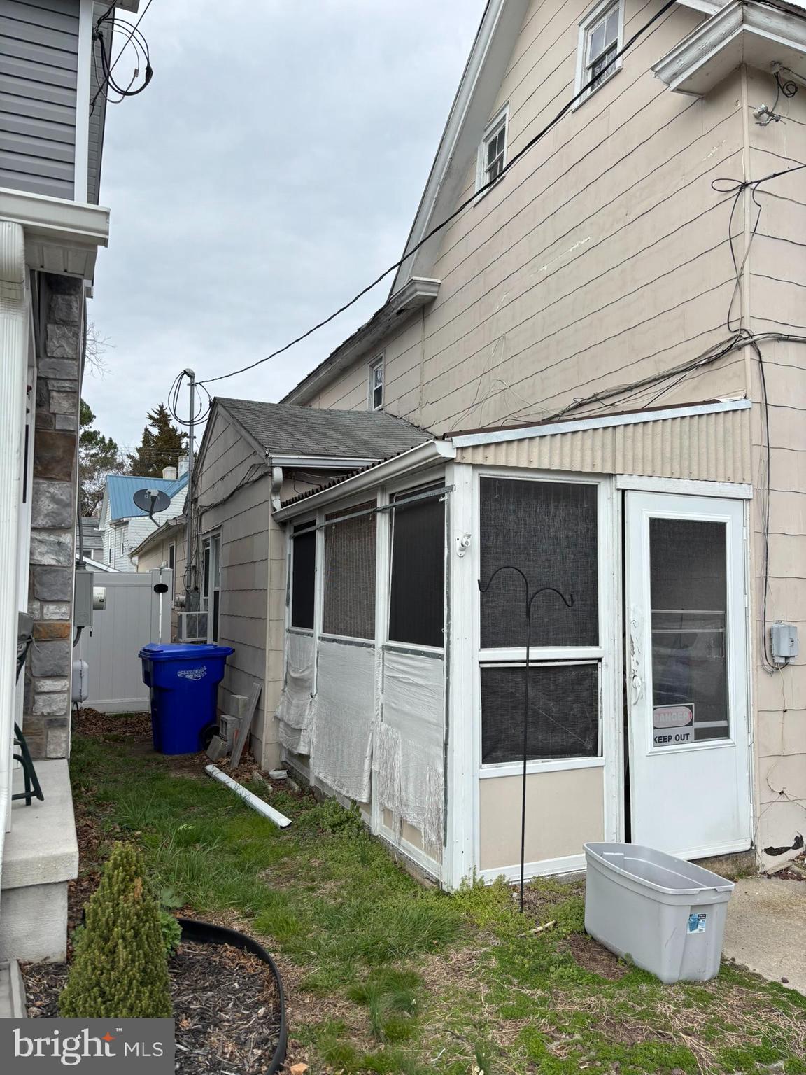 27 W DAVID STREET
