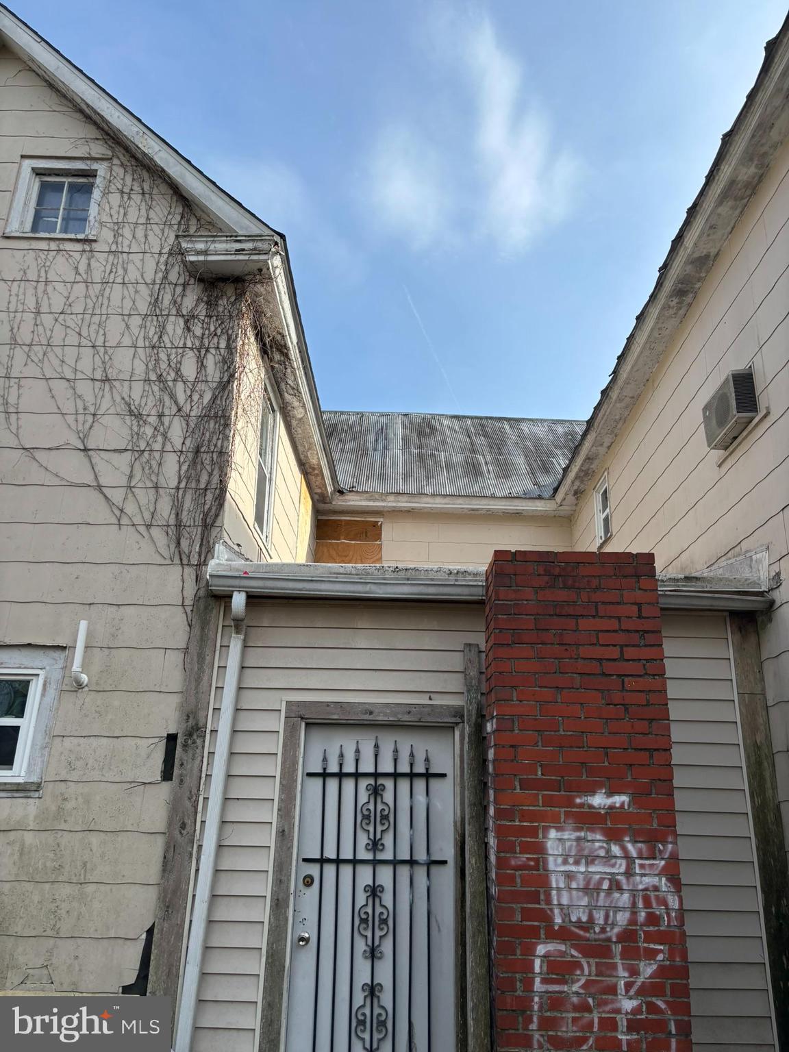 27 W DAVID STREET