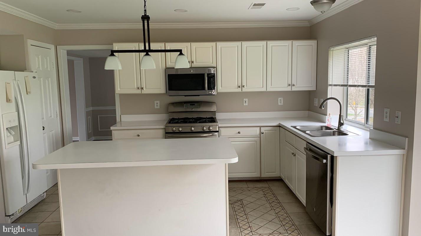 MANORS OF PAINT BRANCH - Residential Lease