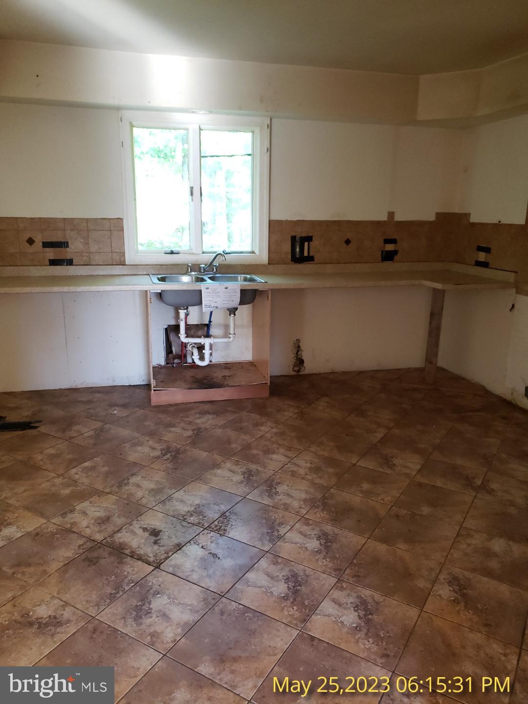 FRACKVILLE - Residential