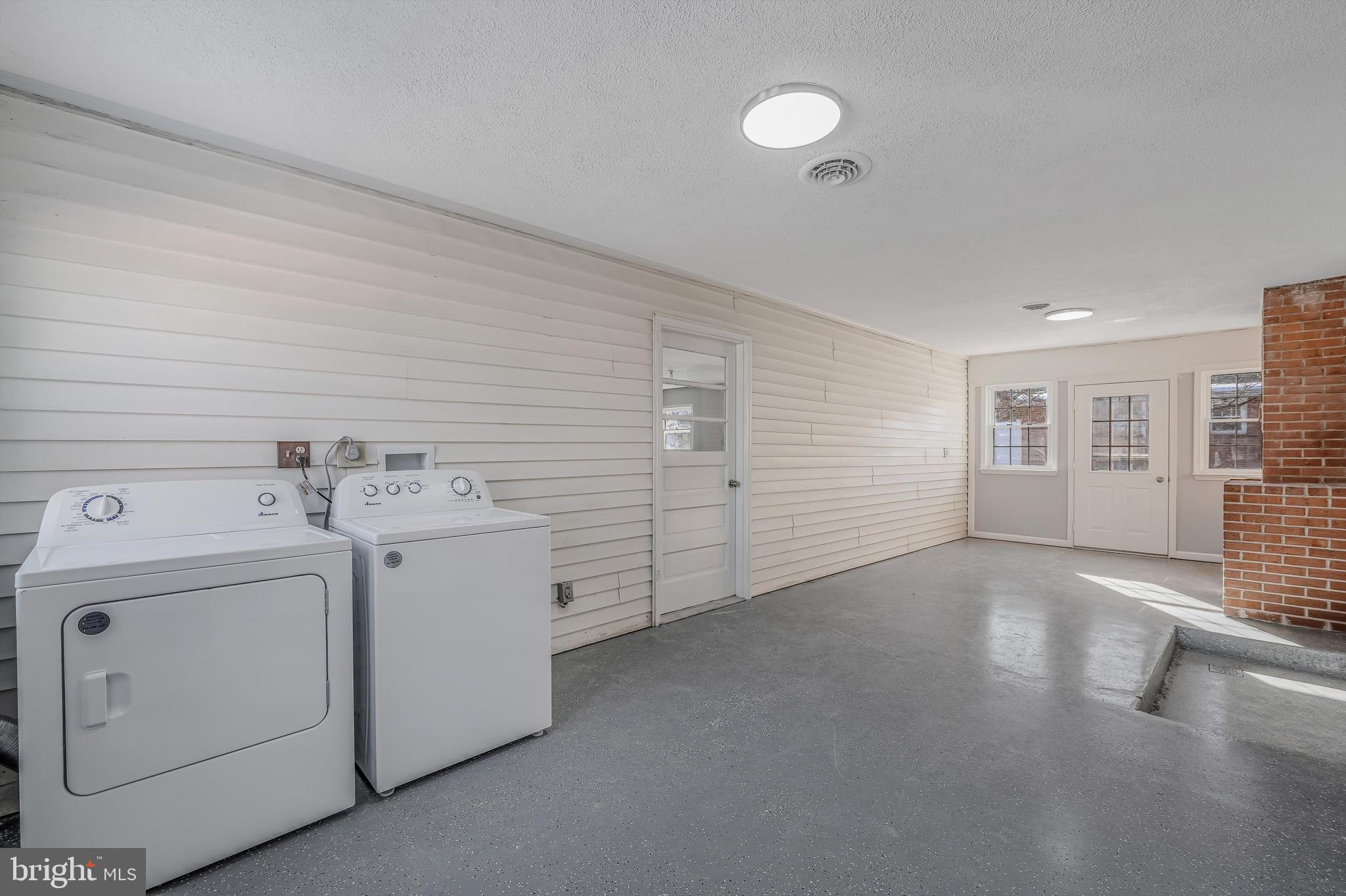 INWOOD EAST - Residential