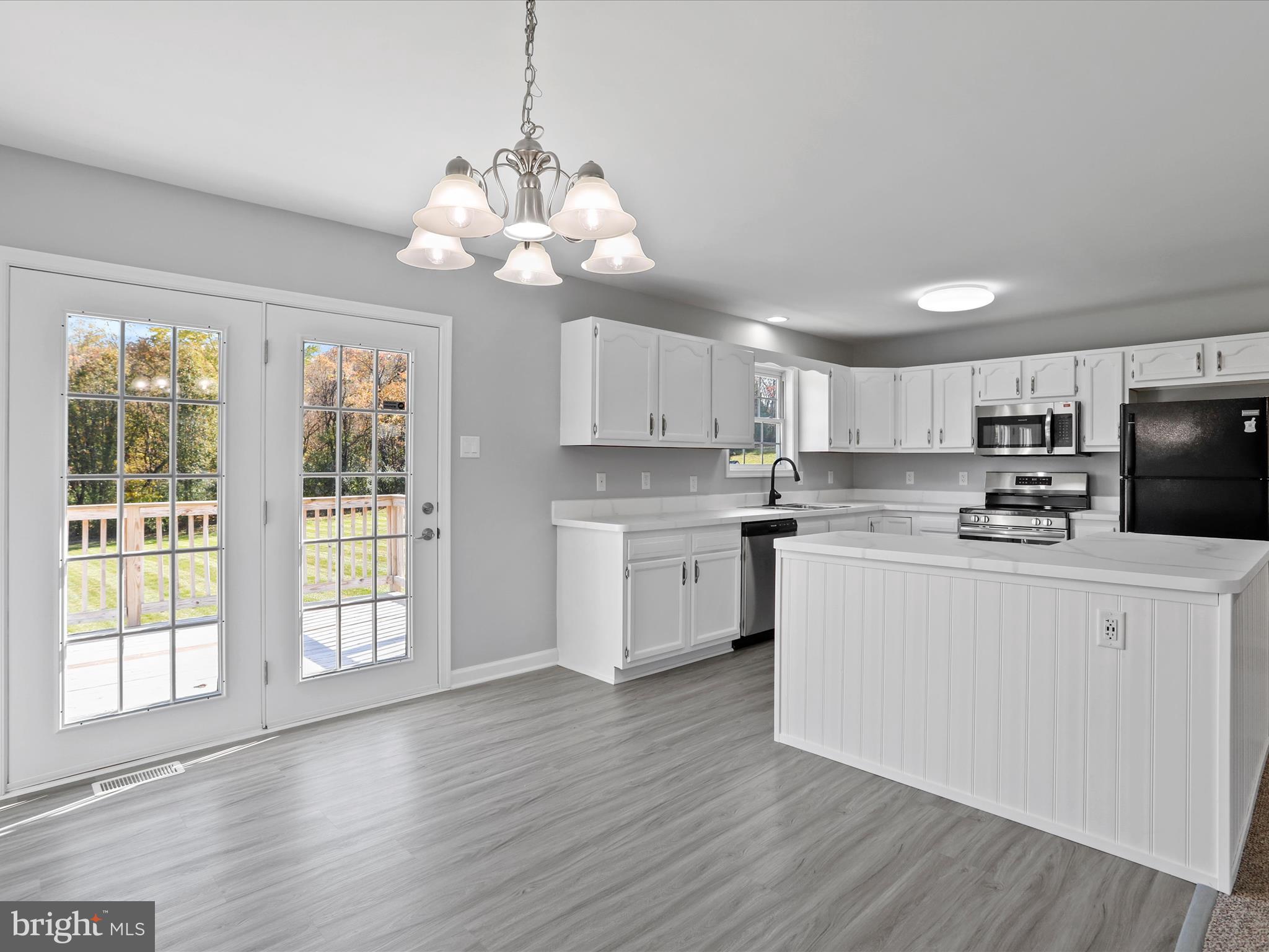 LA-VI ESTATES - Residential