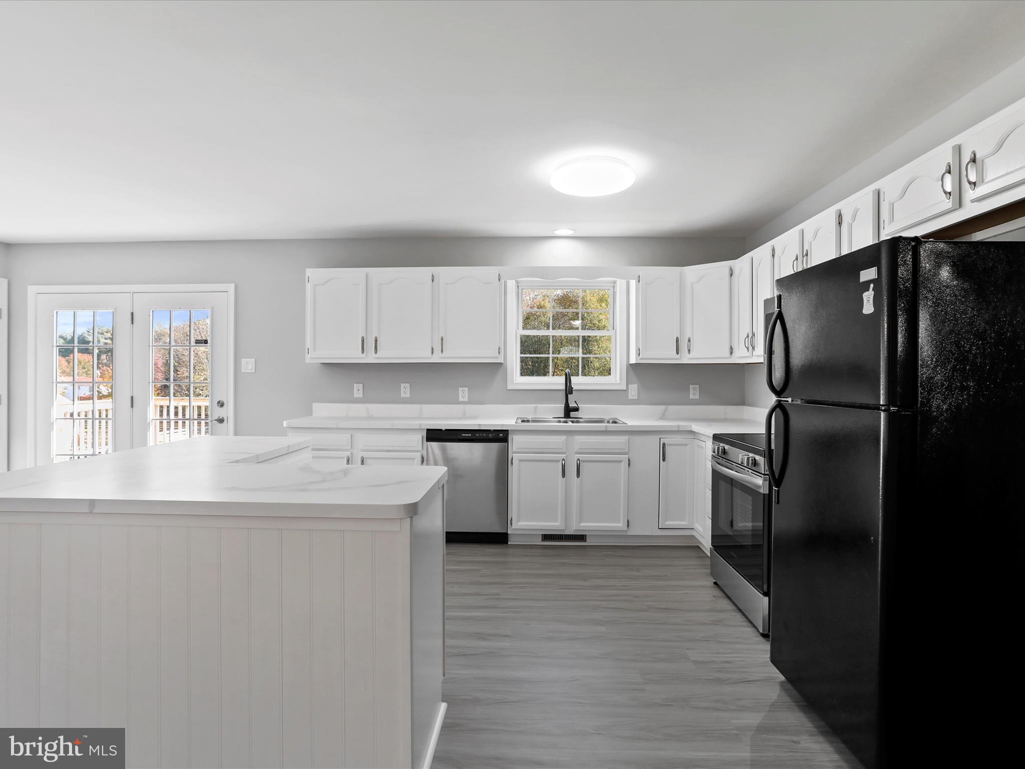 LA-VI ESTATES - Residential