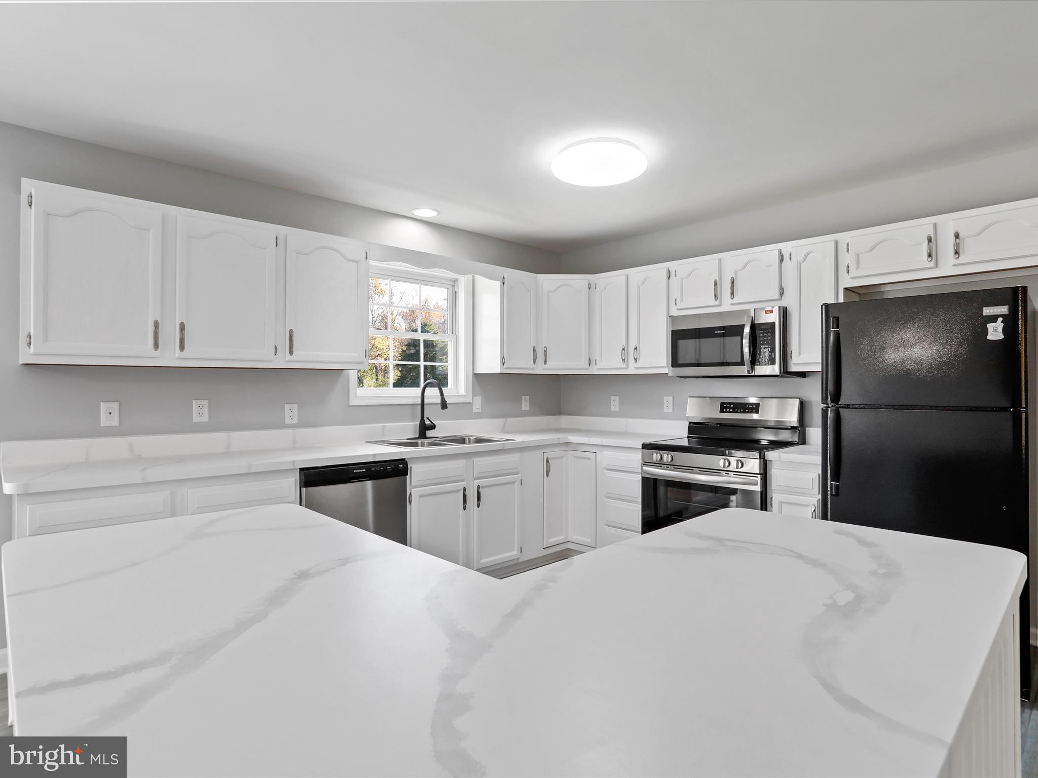 LA-VI ESTATES - Residential