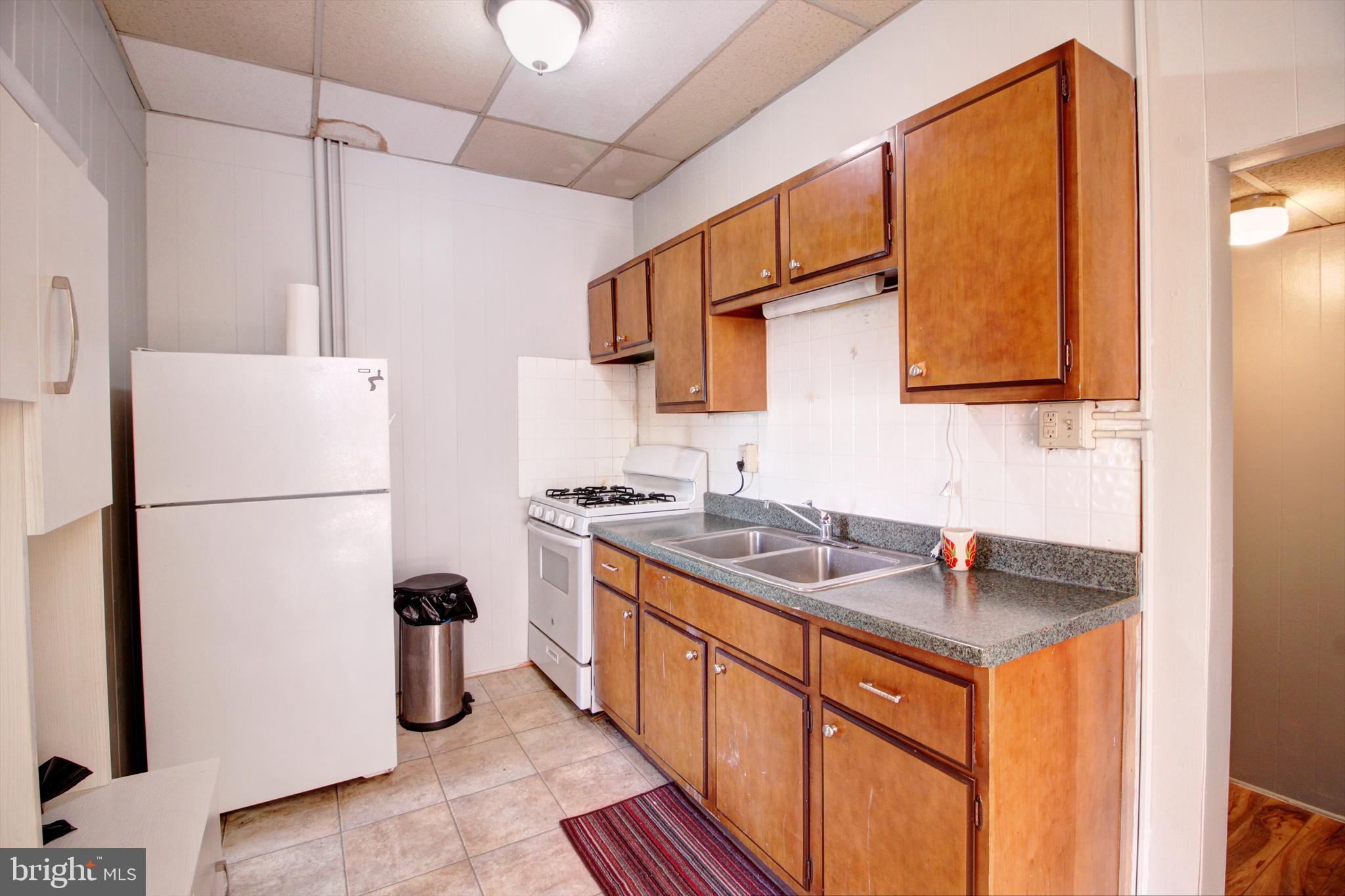 604 W MAIN STREET 1