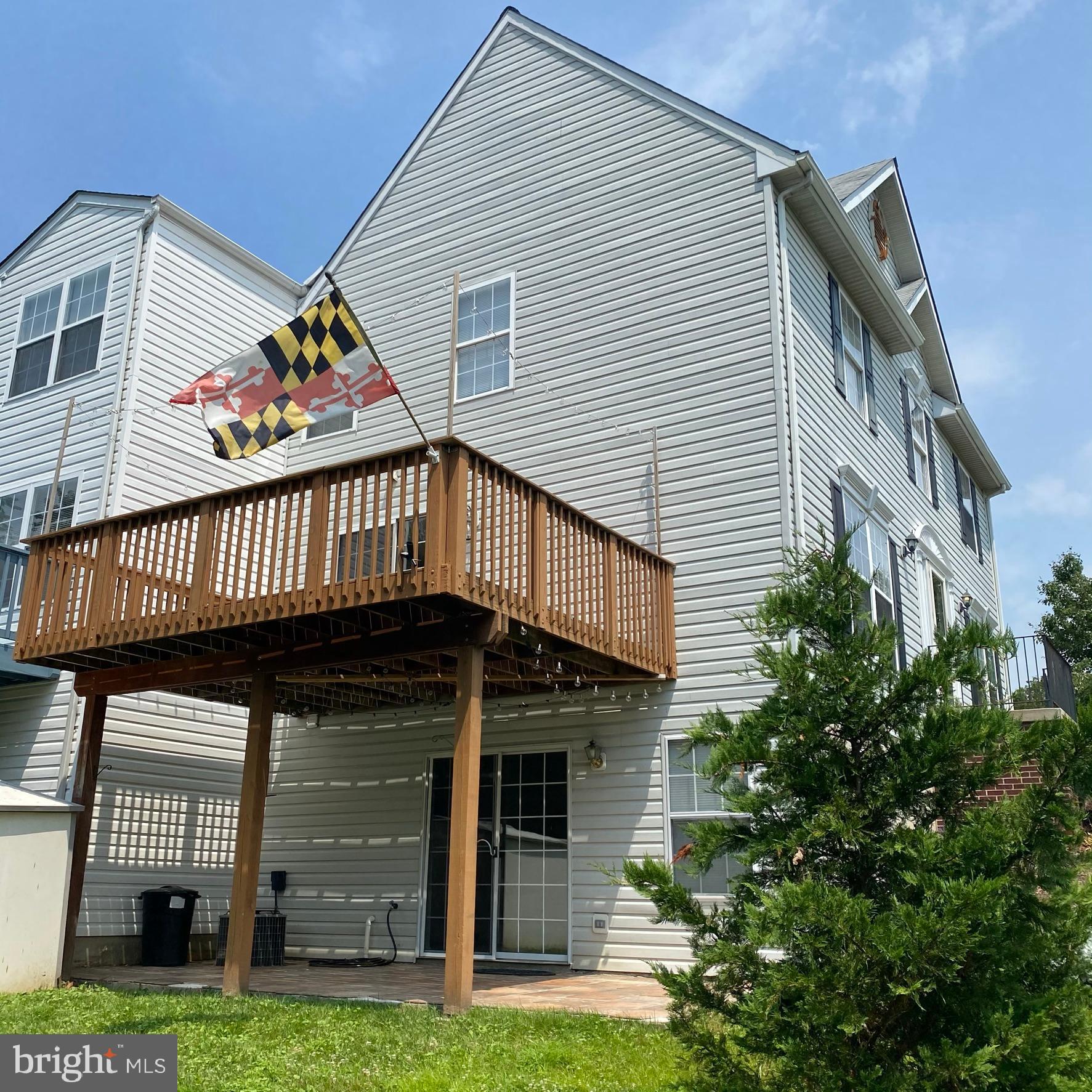 2142 NICOLE WAY