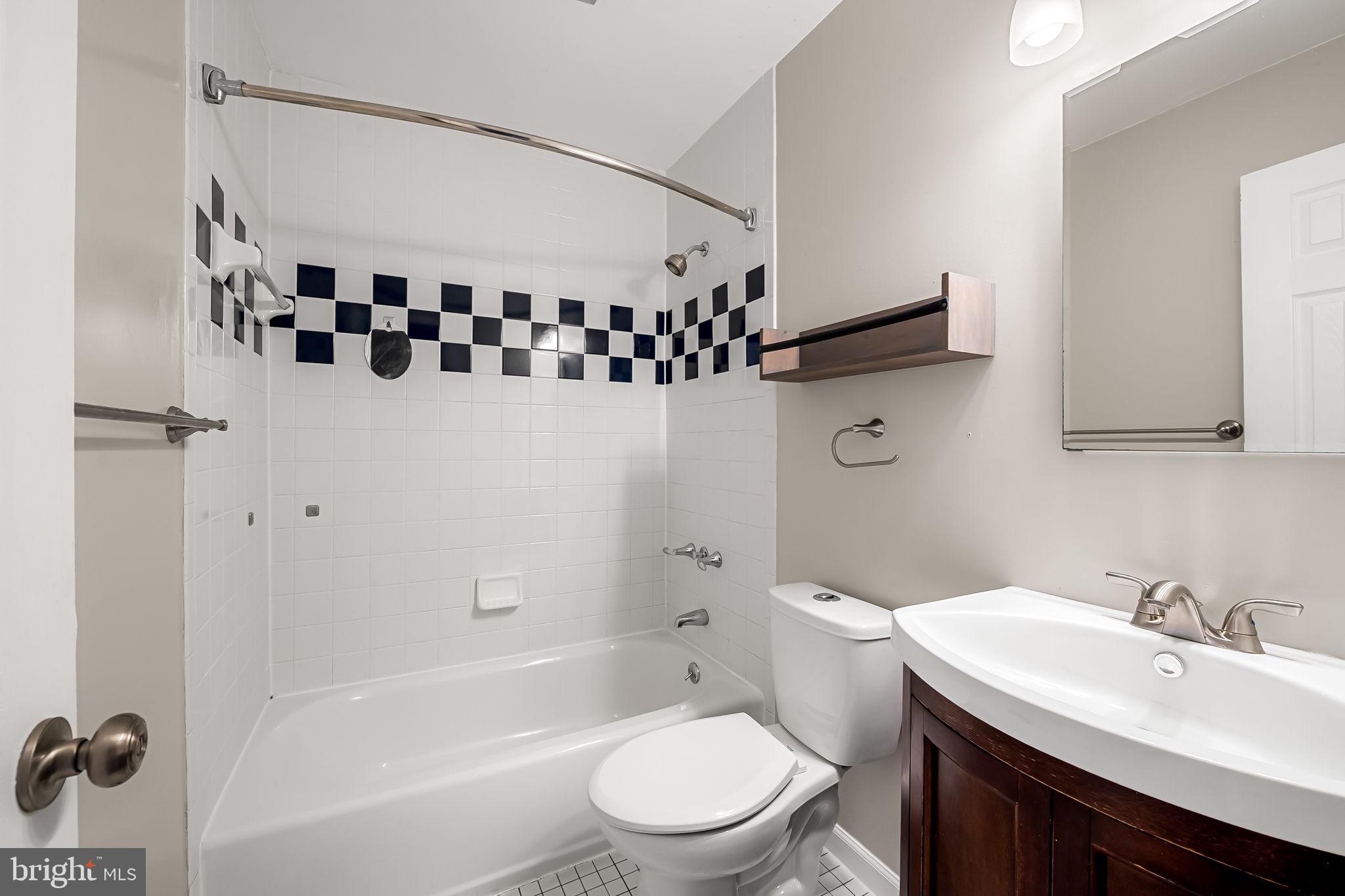 UPTON VILLAGE NORTH - Residential Lease