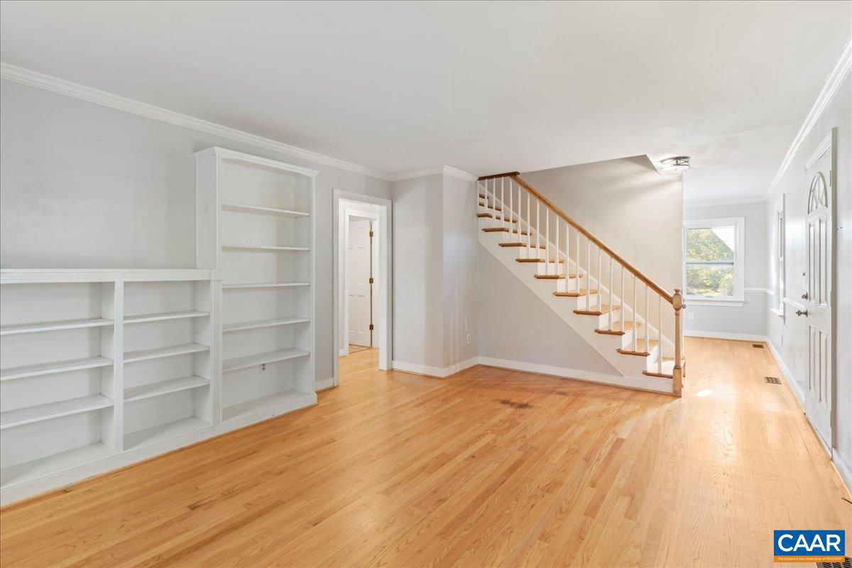 IVY WOODS - Residential