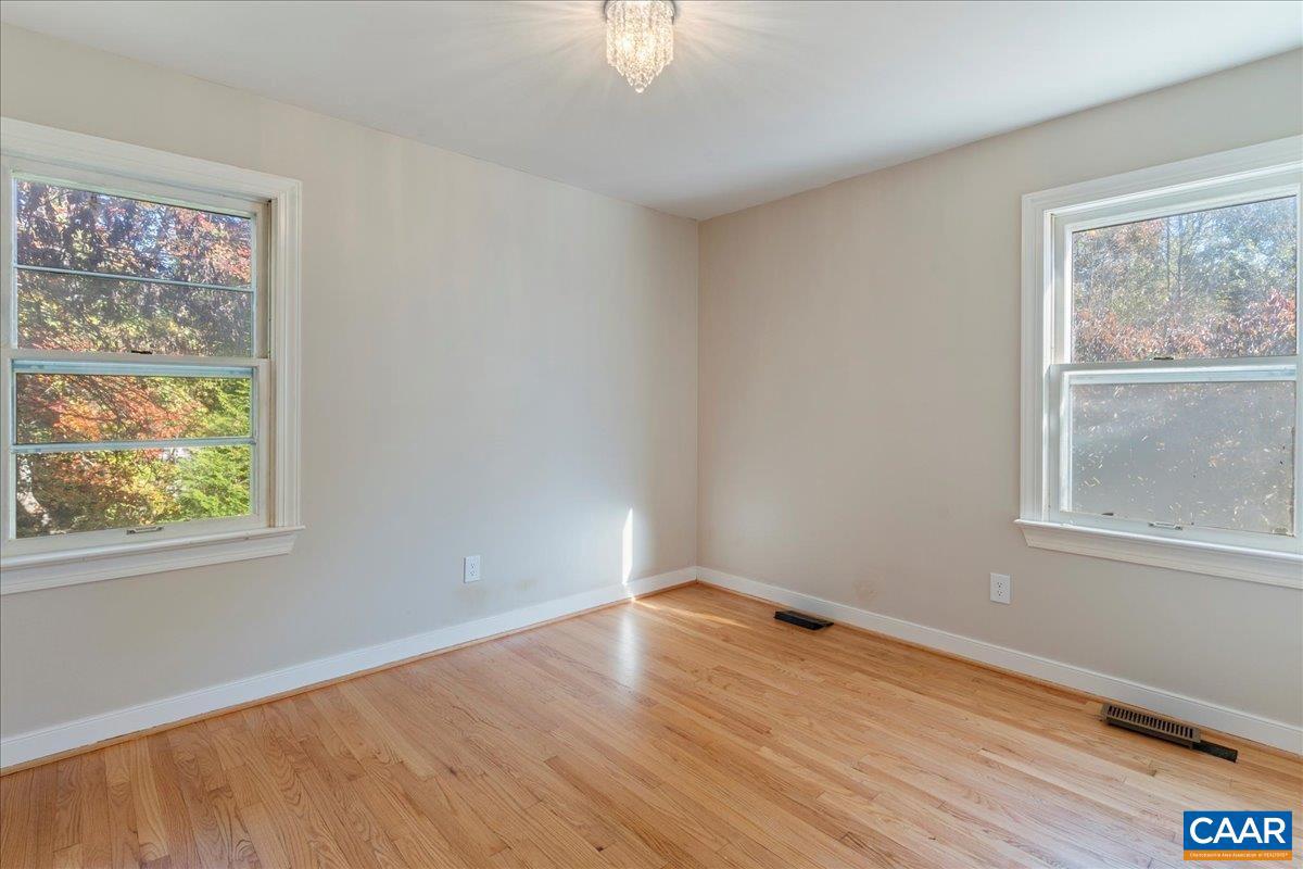 IVY WOODS - Residential