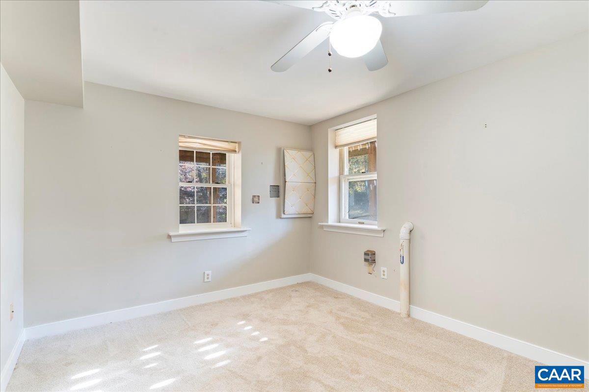 IVY WOODS - Residential