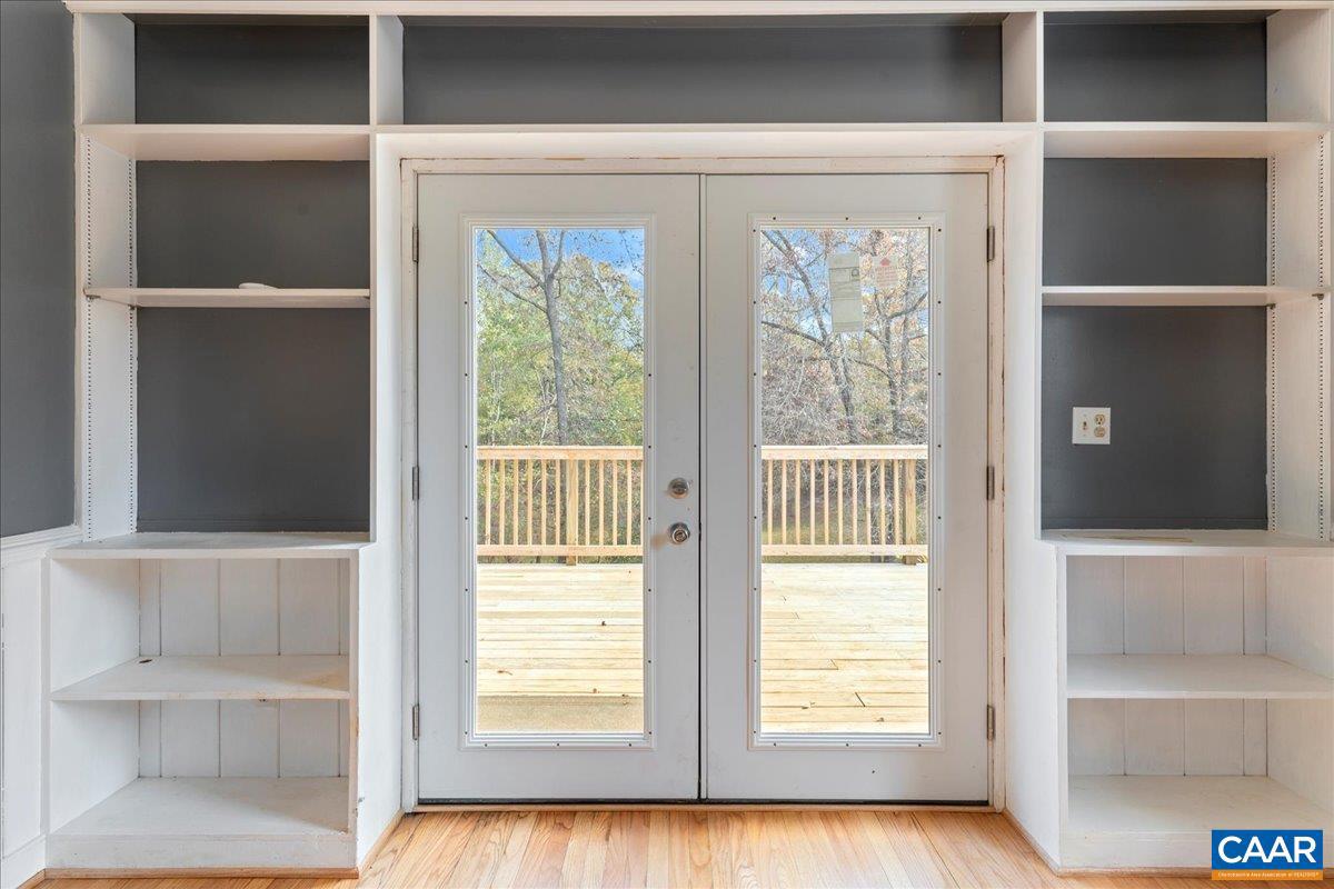 IVY WOODS - Residential