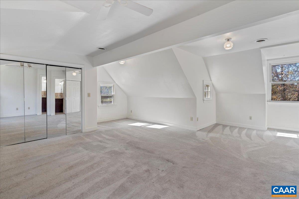 IVY WOODS - Residential