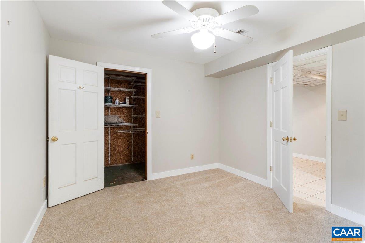 IVY WOODS - Residential