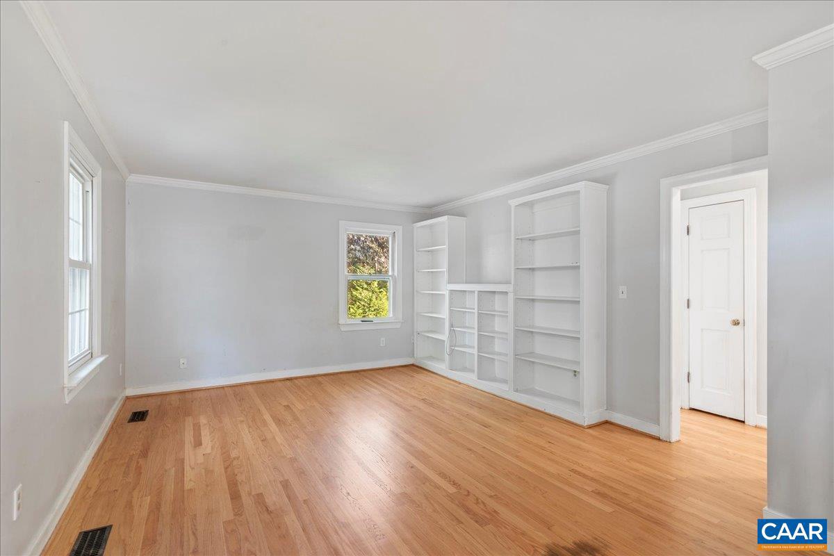 IVY WOODS - Residential