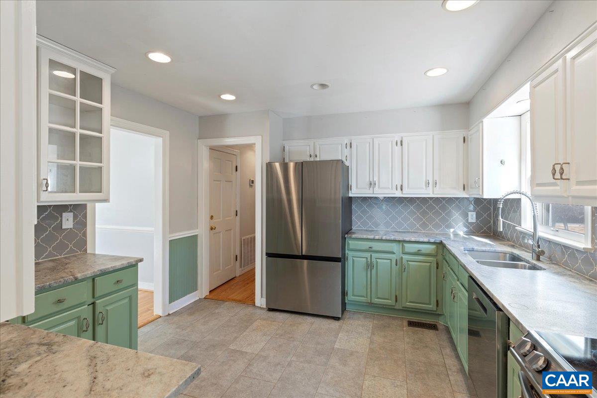 IVY WOODS - Residential