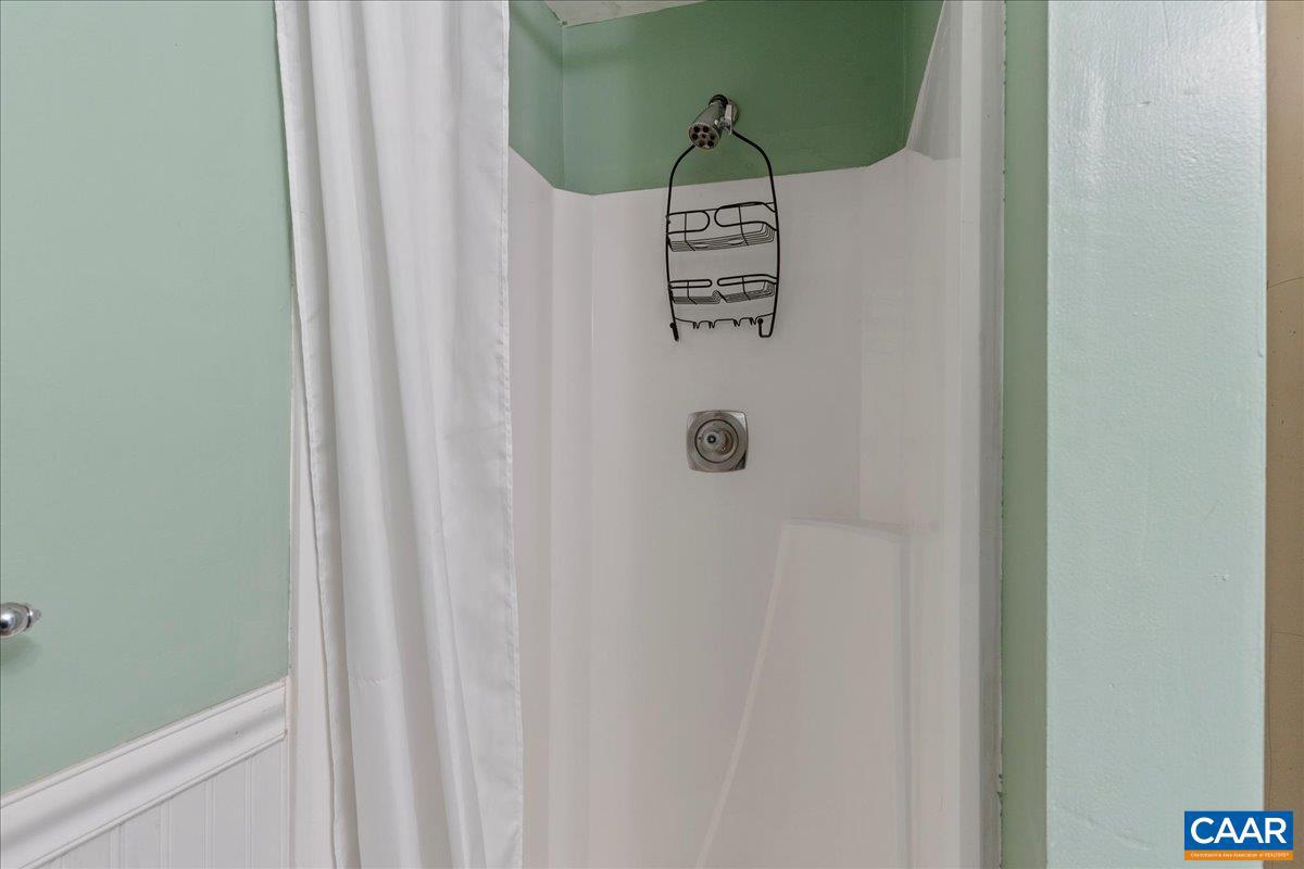 IVY WOODS - Residential