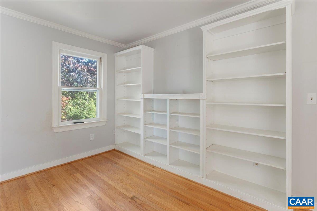 IVY WOODS - Residential