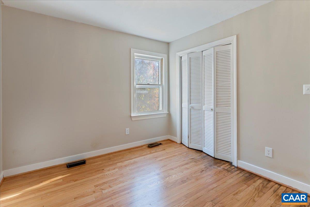 IVY WOODS - Residential